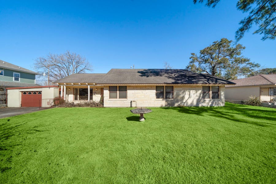 Property photo for 215 Fairbanks Street, Houston, TX