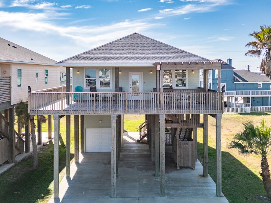 Property photo for 13111 Buccaneer Parkway, Freeport, TX