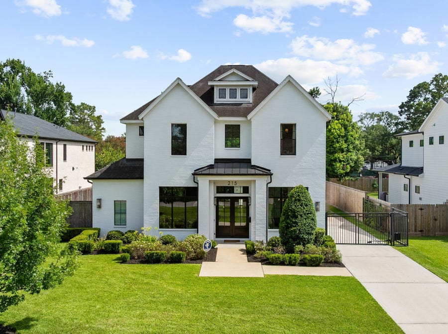 Property photo for 215 W 34th Street, Houston, TX