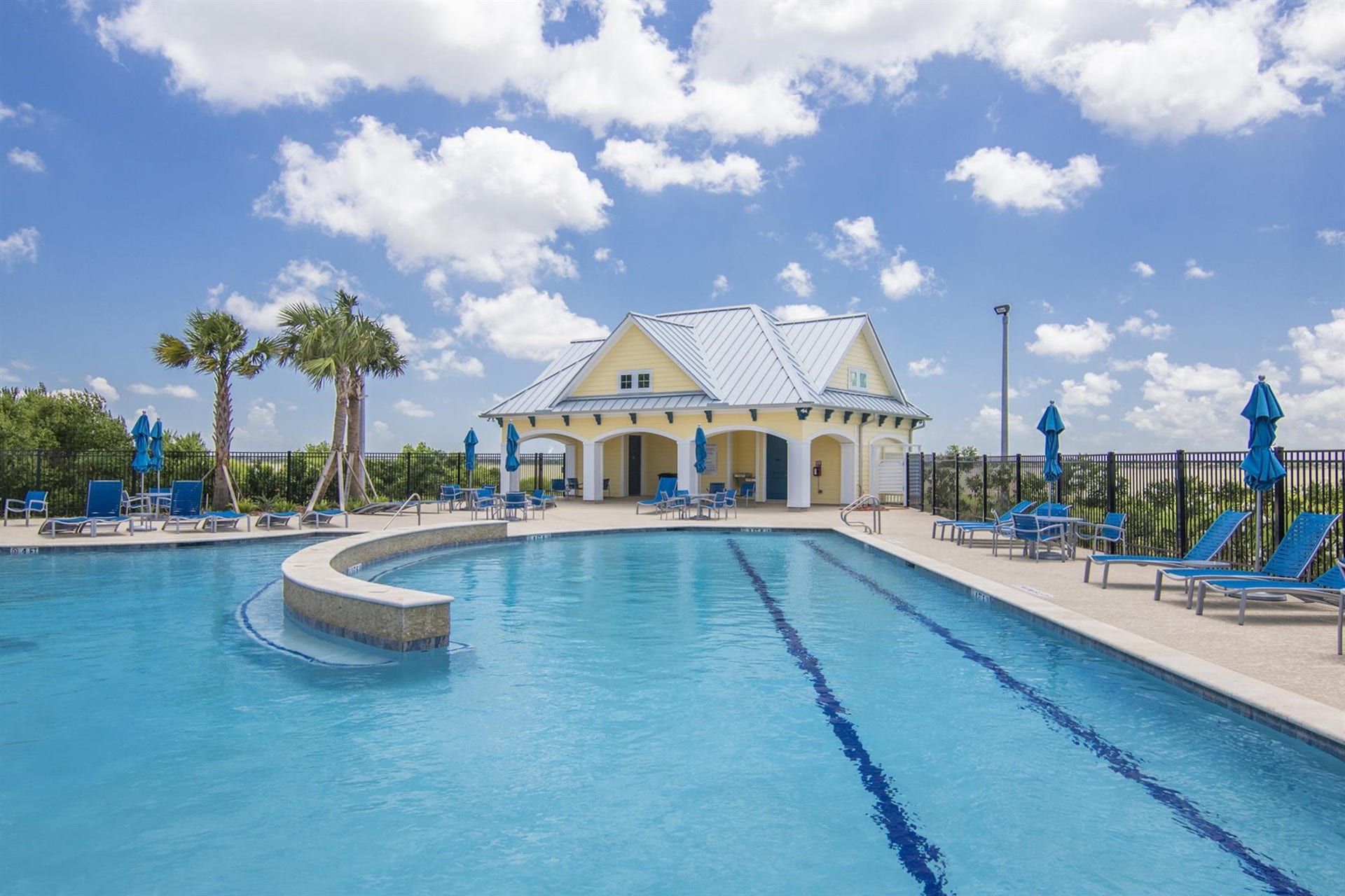 5418 Brigantine Cay Court, Texas City, TX 77590 Community pool.