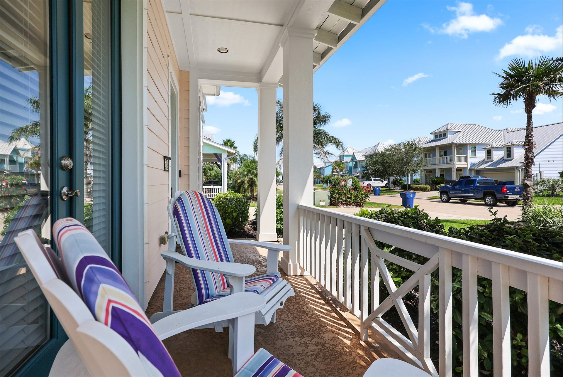 5418 Brigantine Cay Court, Texas City, TX 77590 Covered front porch.