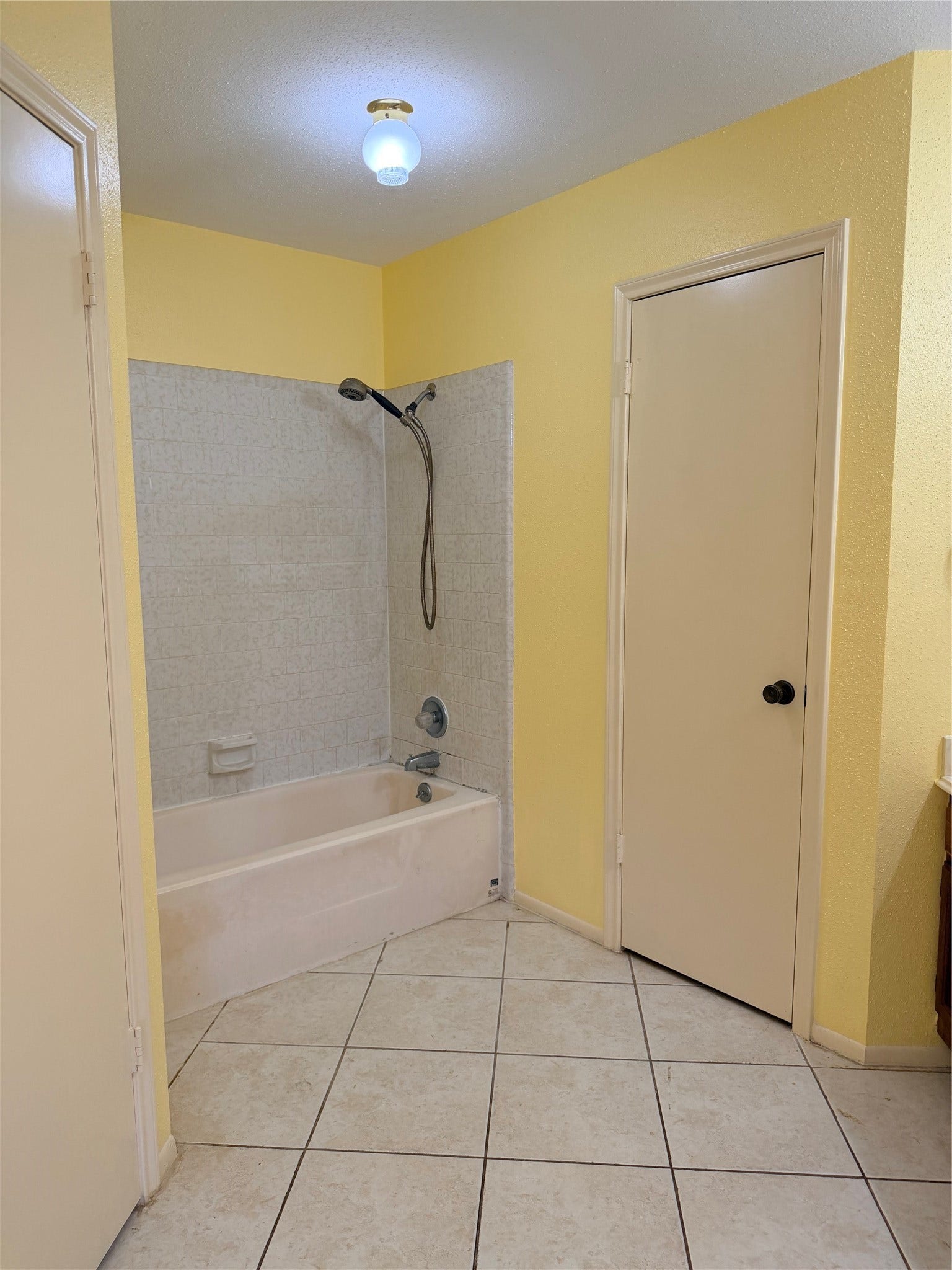 34753 FM1736, #1, Hempstead, TX 77445 Master bath