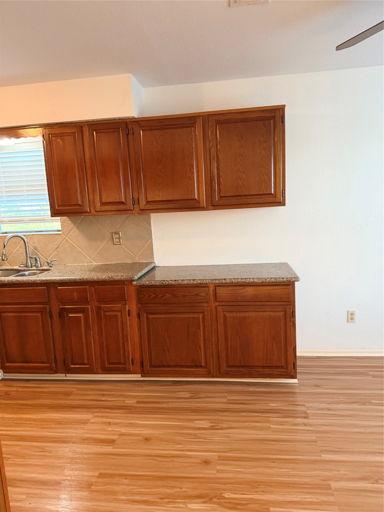 34753 FM1736, #1, Hempstead, TX 77445 Kitchen