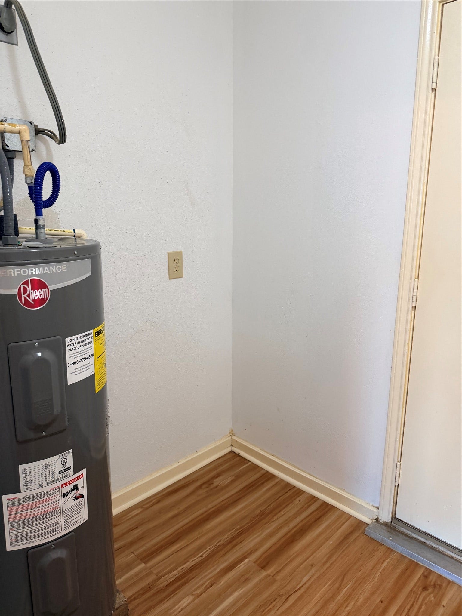 34753 FM1736, #1, Hempstead, TX 77445 Utility Room