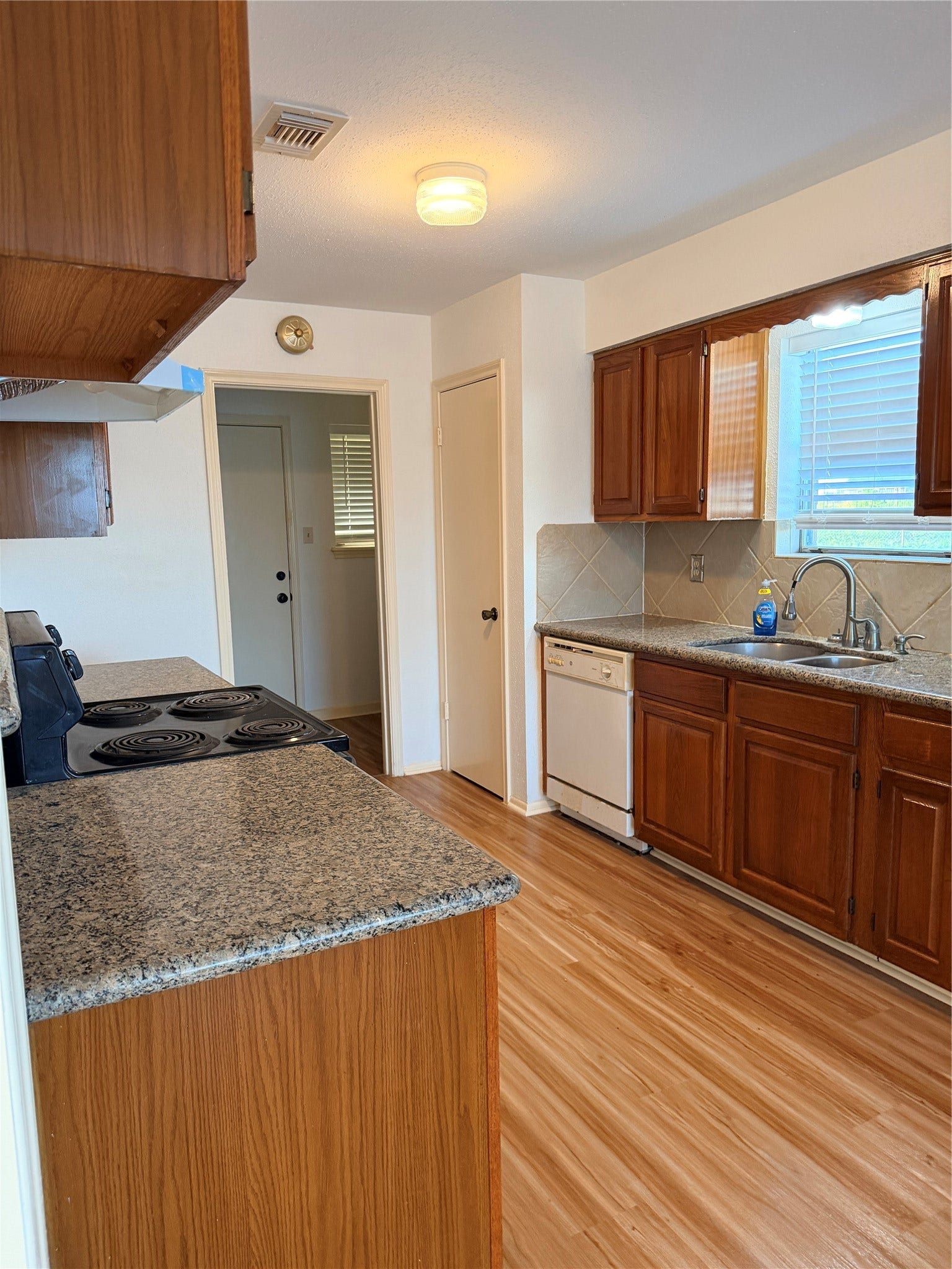34753 FM1736, #1, Hempstead, TX 77445 Kitchen