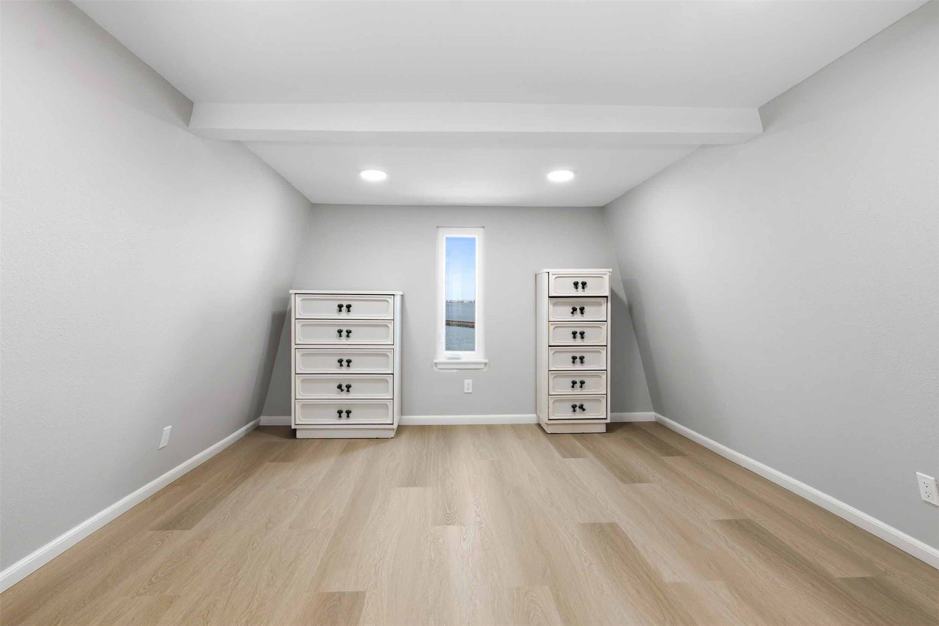 1318 Blue Heron Street, Bayou Vista, TX 77563 3rd floor bedroom.