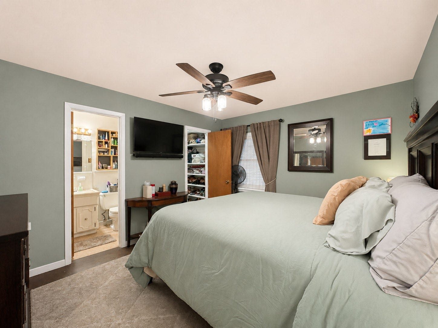 201 W 5th Street, Deer Park, TX 77536 bedroom with bathroom and walk-in closet
