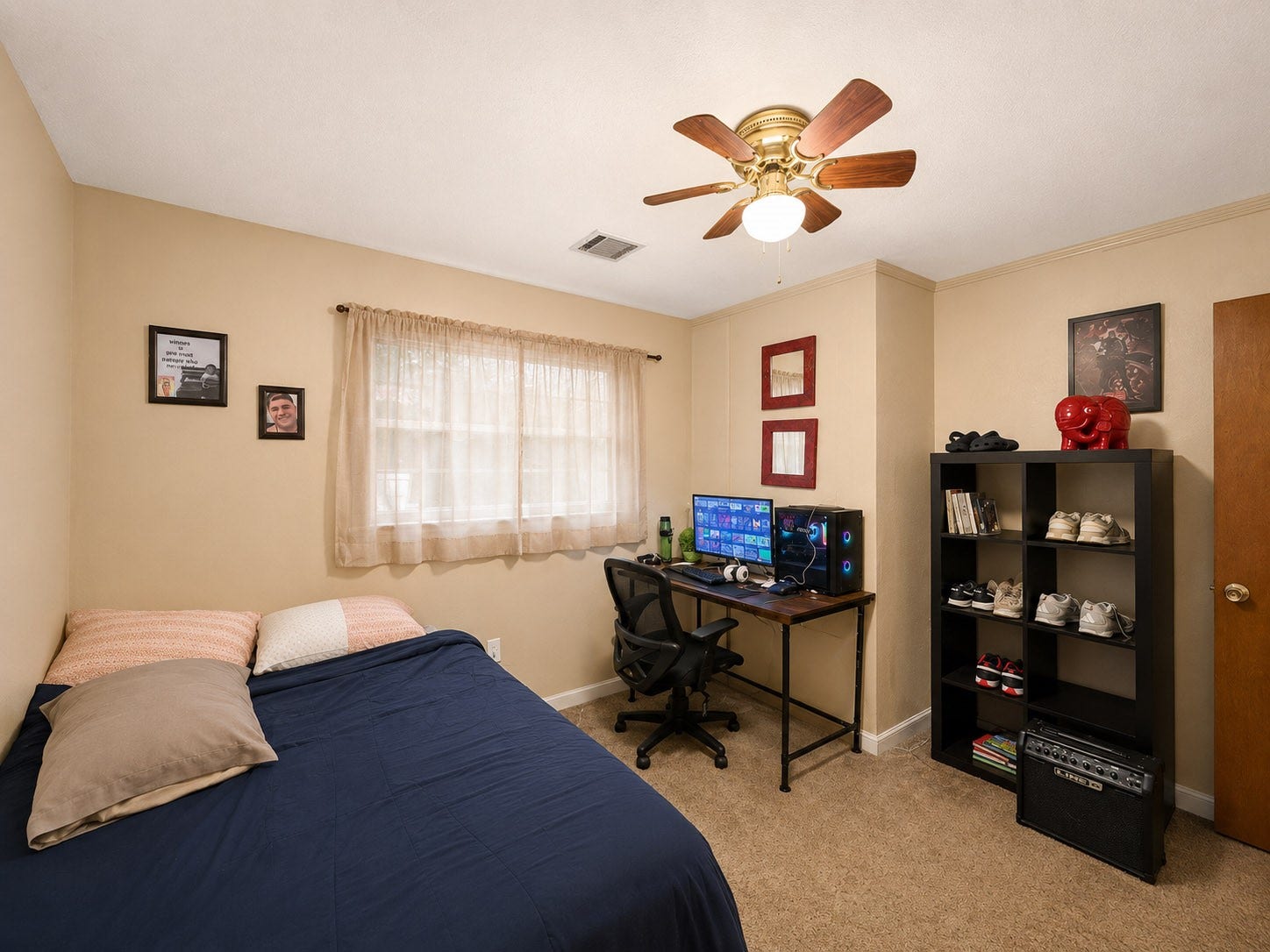 201 W 5th Street, Deer Park, TX 77536 Bedroom adjacent to living room
