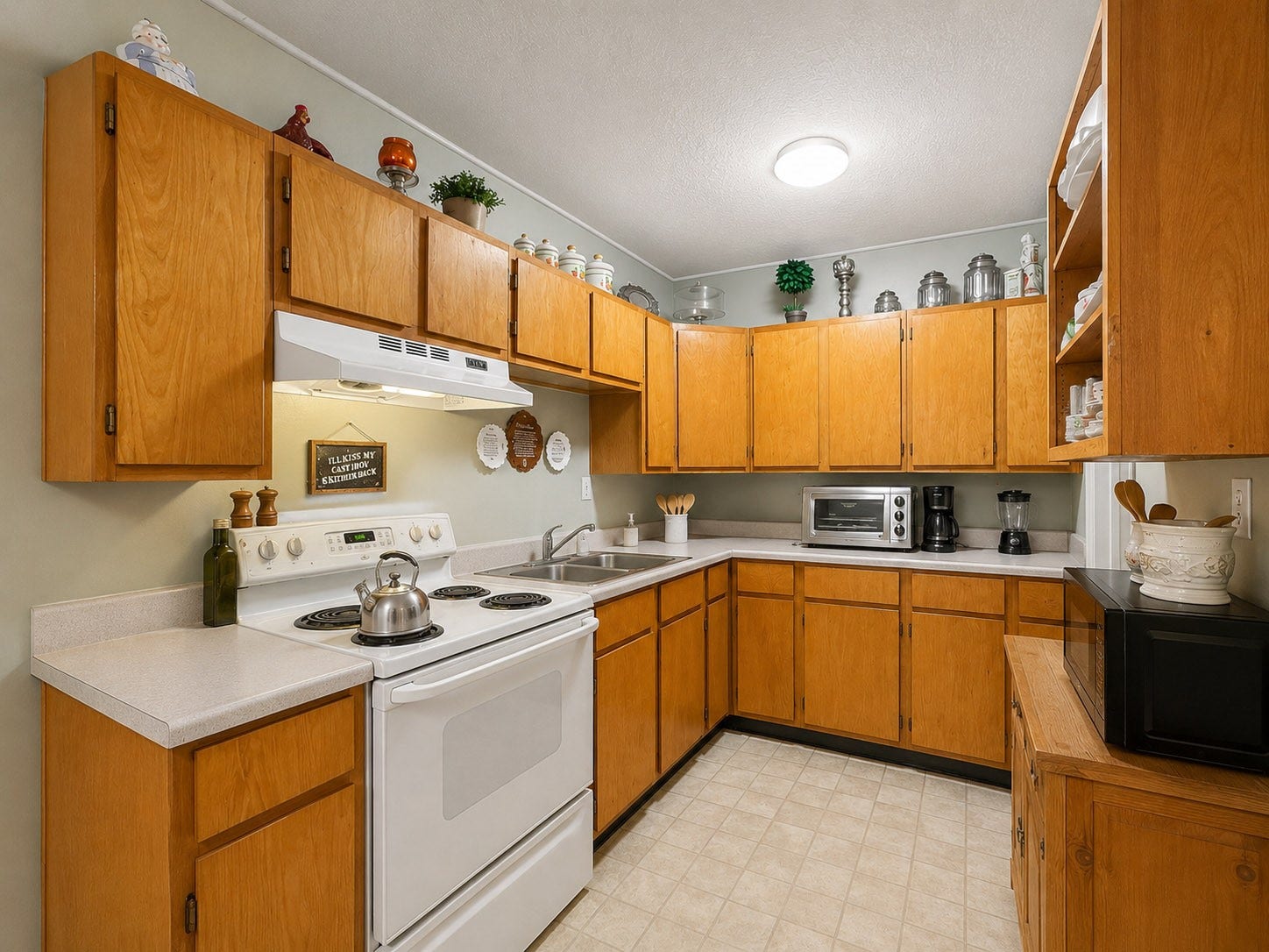 201 W 5th Street, Deer Park, TX 77536 Kitchen open to Dining Area