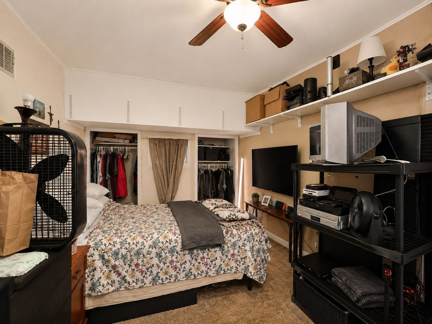 201 W 5th Street, Deer Park, TX 77536 bedroom near the stairs