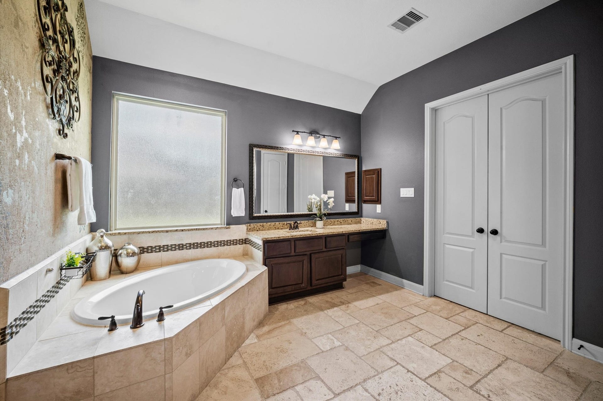24611 Waterstone Estates Circle S, Tomball, TX 77375 The color accents and complementary colors give off spa-like vibes!