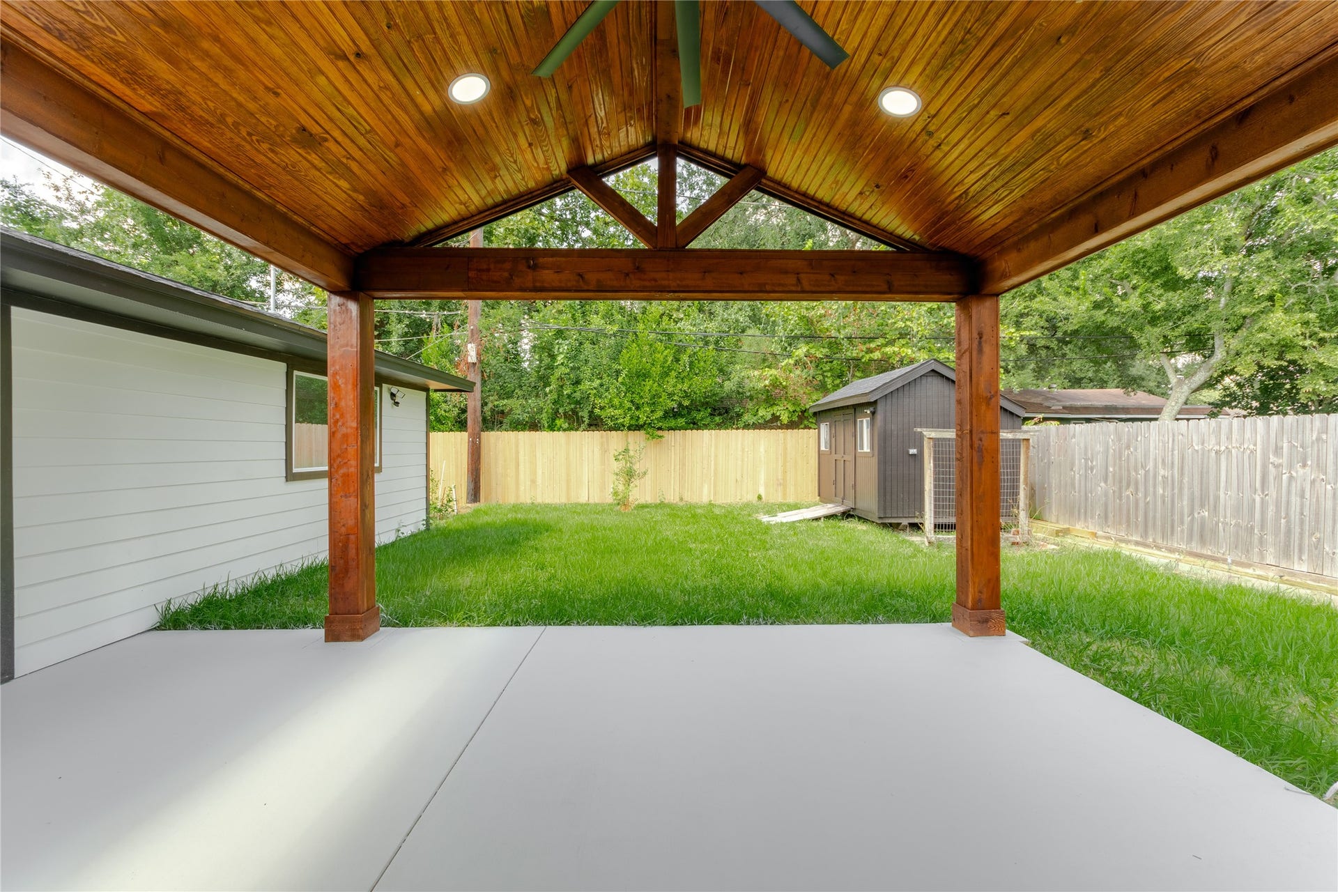 1903 Sedgie Drive, Houston, TX 77080 A transformation you have to see to believe.