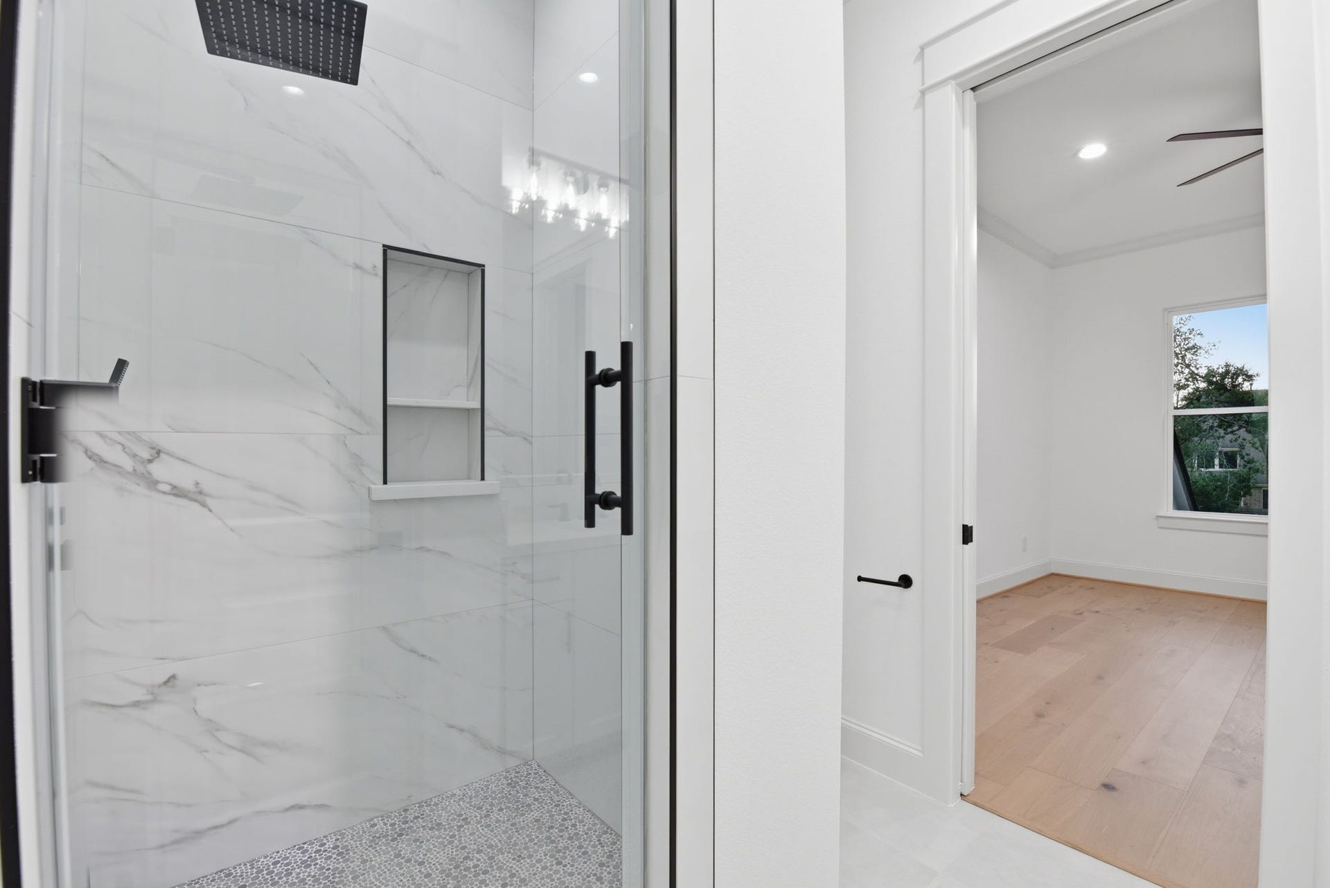 6112 Cypresswood Drive, Spring, TX 77379 Shared Bath Up