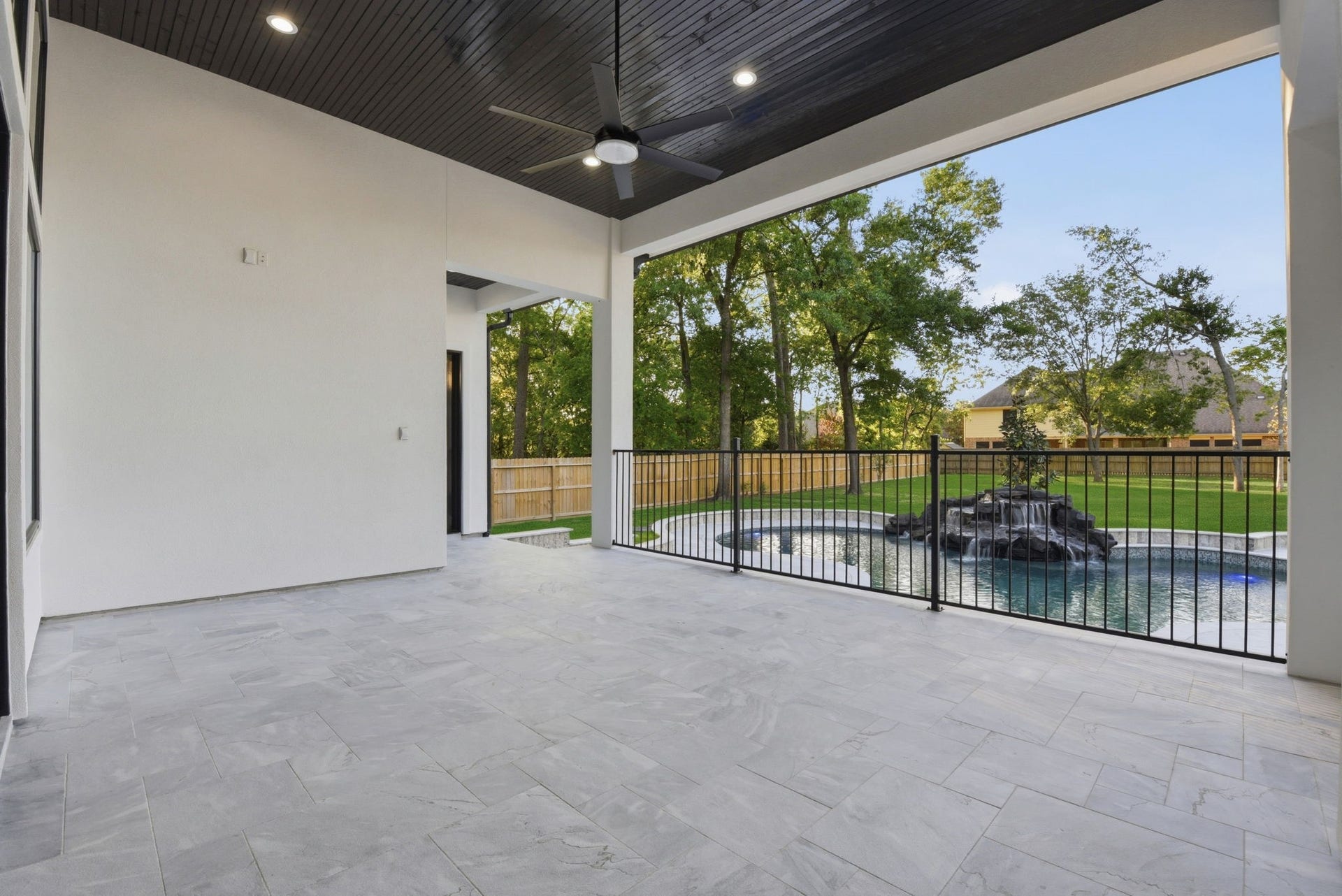 6112 Cypresswood Drive, Spring, TX 77379 Lot's of room on this covered patio