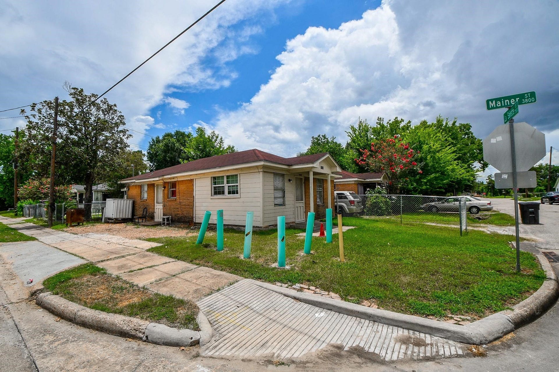 7523 La Salette Street, Houston, TX 77021 7523 La Salette Street, Houston, TX 77021