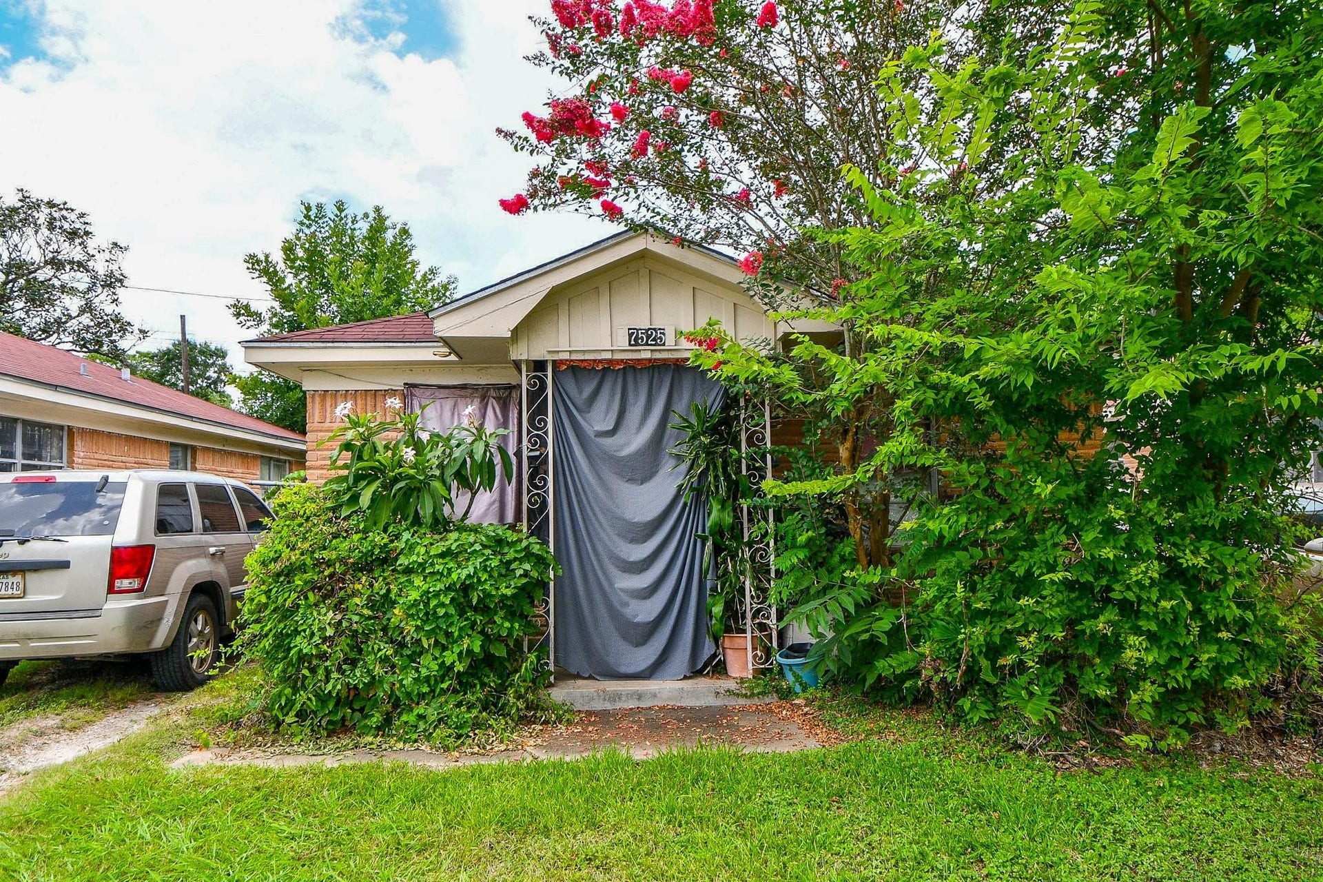 7523 La Salette Street, Houston, TX 77021 7523 La Salette Street, Houston, TX 77021