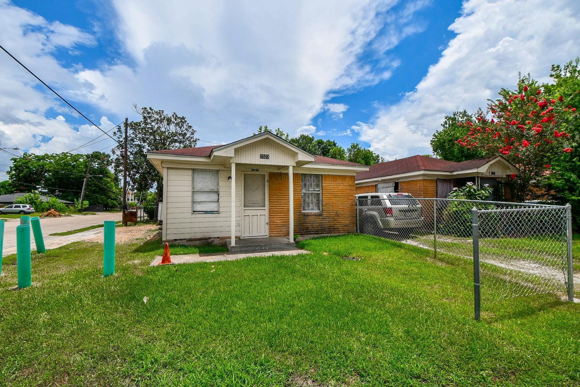 7523 La Salette Street, Houston, TX 77021 7523 La Salette Street, Houston, TX 77021