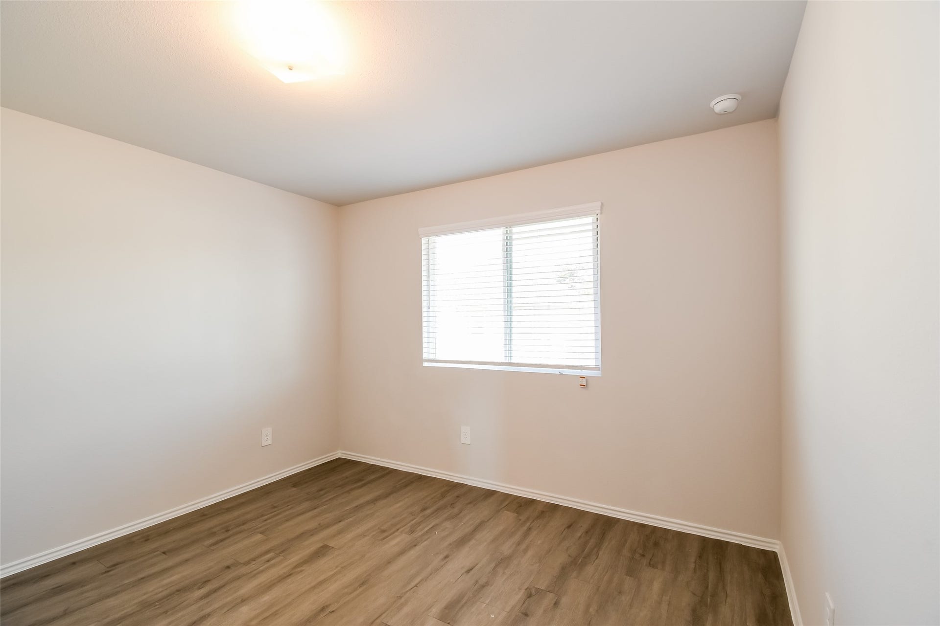 5027 Banyan Tree Trail, Spring, TX 77373 Photos may be representative of the floor plan and not the exact home. Finishes, layout, and features of the actual property for lease may vary.
