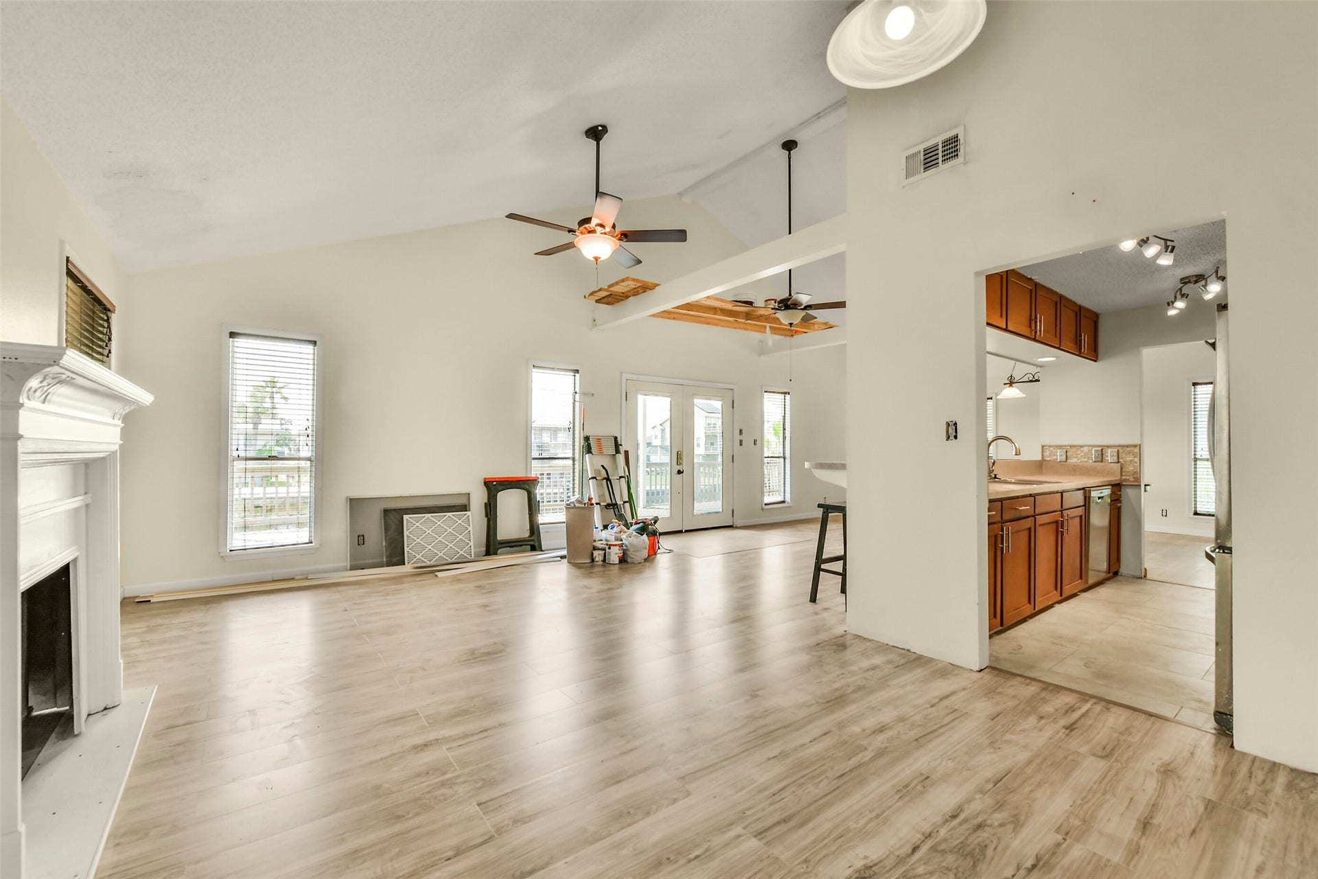 1073 Redfish Street, Bayou Vista, TX 77563 1073 Redfish Street, Bayou Vista, TX 77563