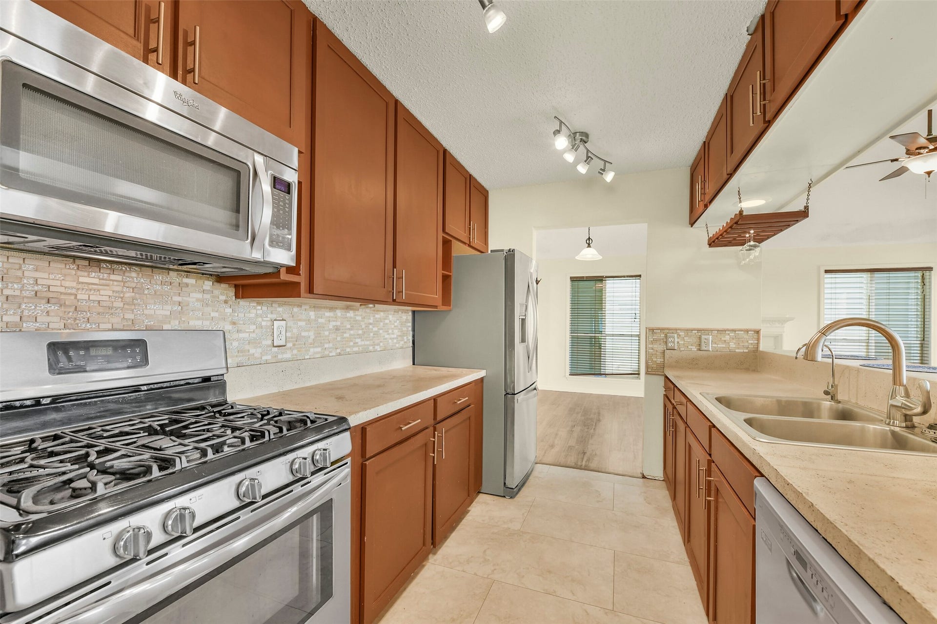 1073 Redfish Street, Bayou Vista, TX 77563 1073 Redfish Street, Bayou Vista, TX 77563