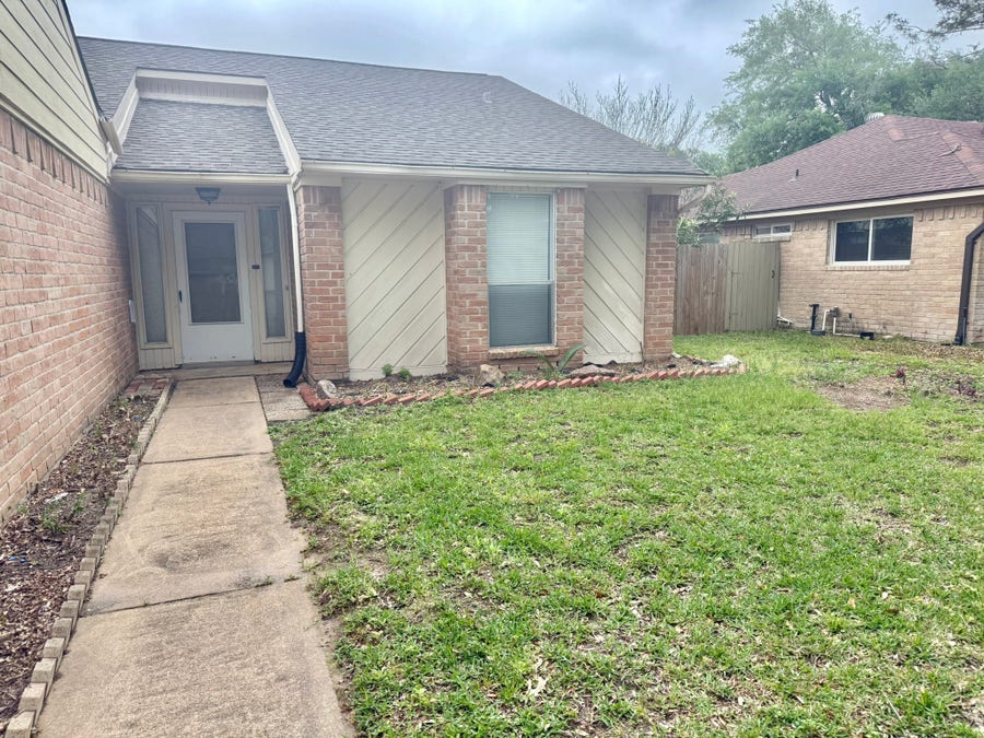 Property photo for 10422 Eagle Glen Drive, Houston, TX
