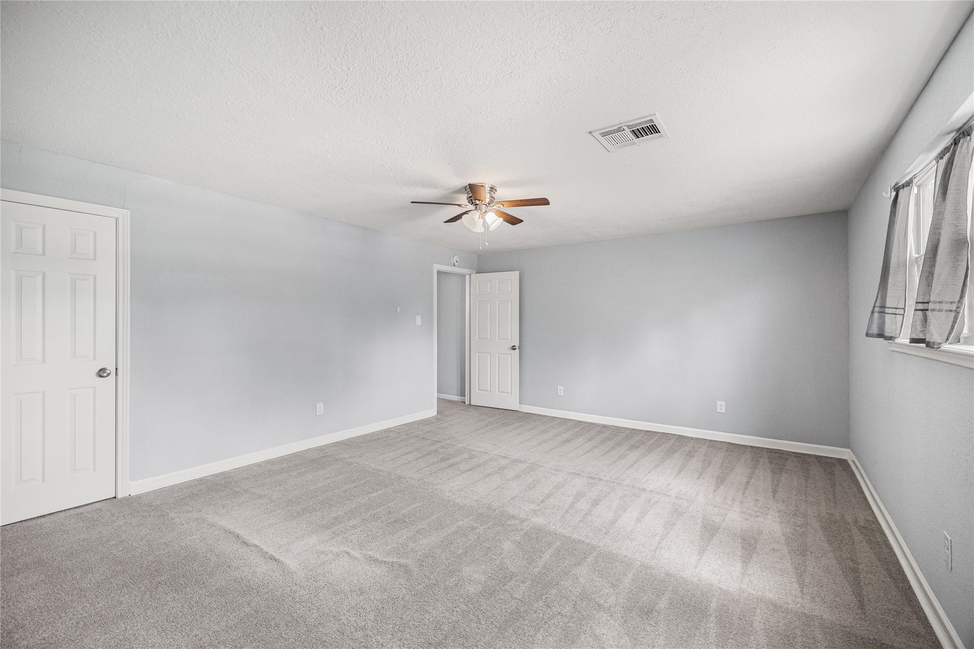 10906 Sagecrest Lane, Houston, TX 77089 Upstairs room