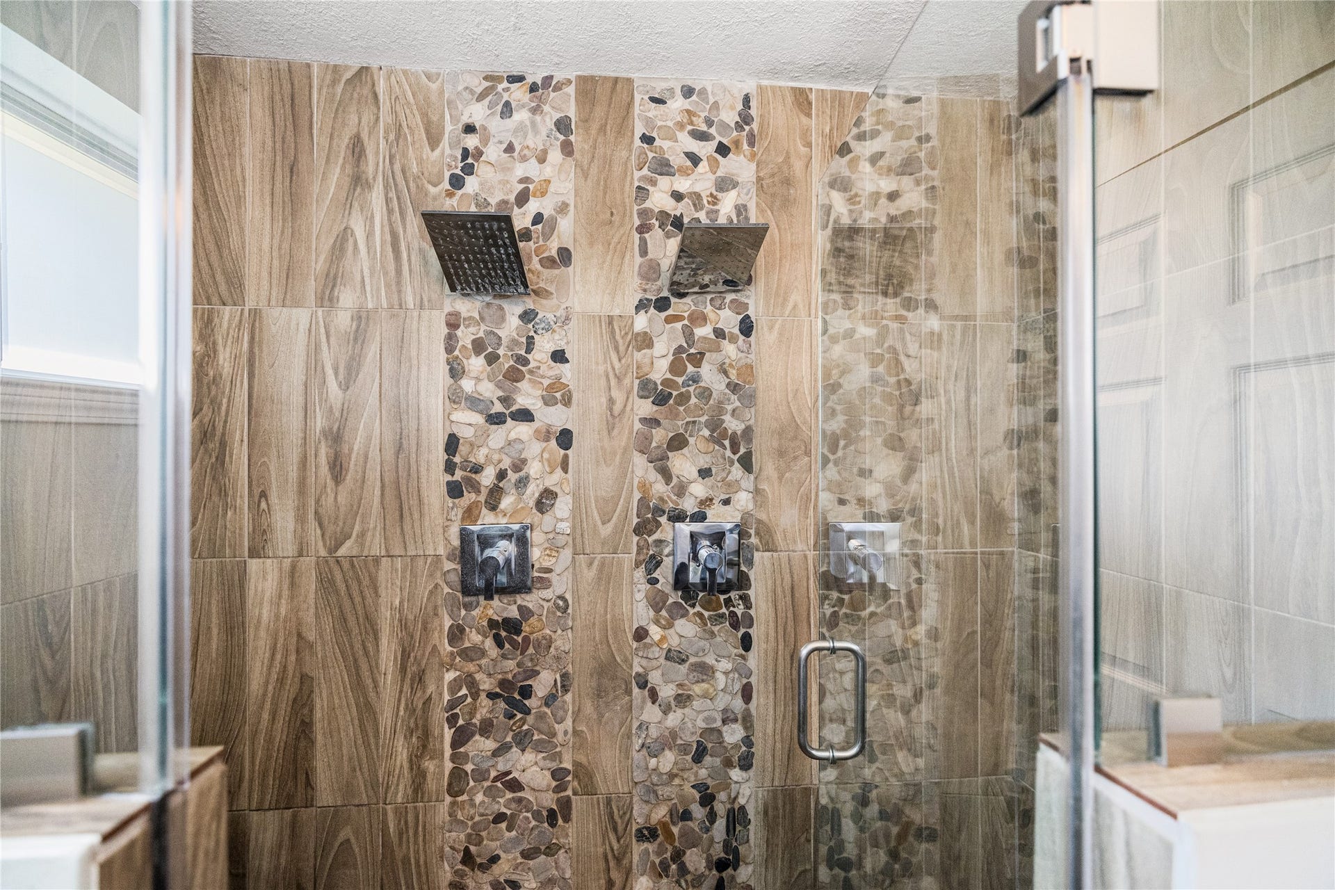 10906 Sagecrest Lane, Houston, TX 77089 Primary Bathroom