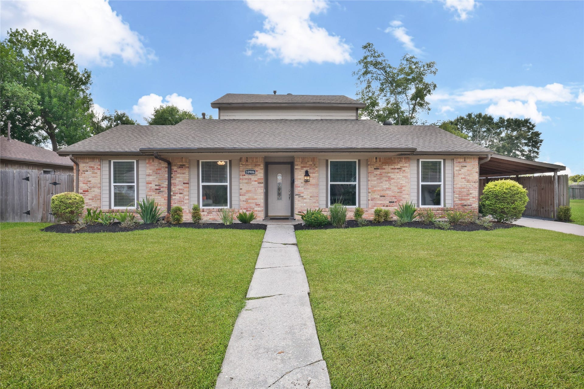 10906 Sagecrest Lane, Houston, TX 77089 10906 Sagecrest Lane, Houston, TX 77089