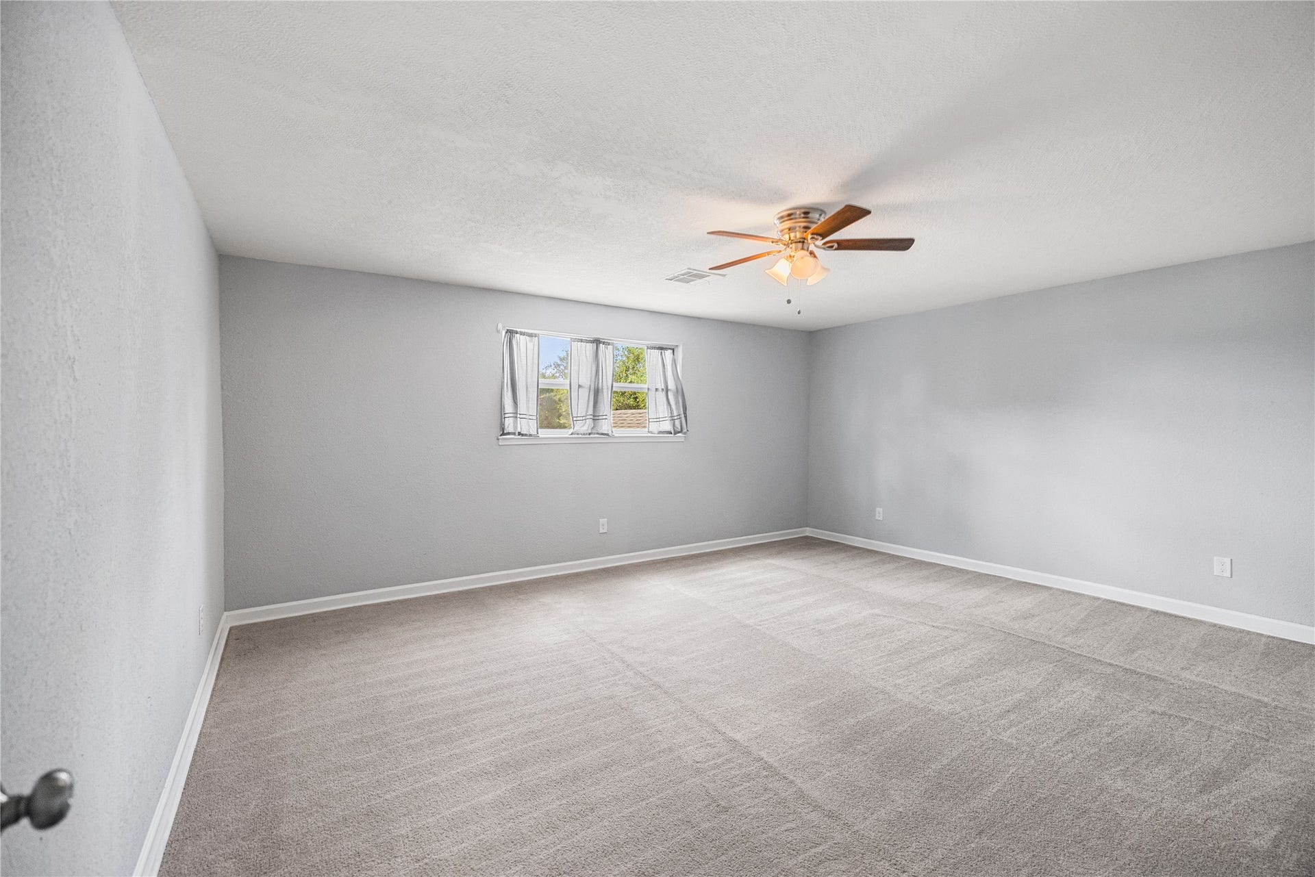 10906 Sagecrest Lane, Houston, TX 77089 Upstairs room