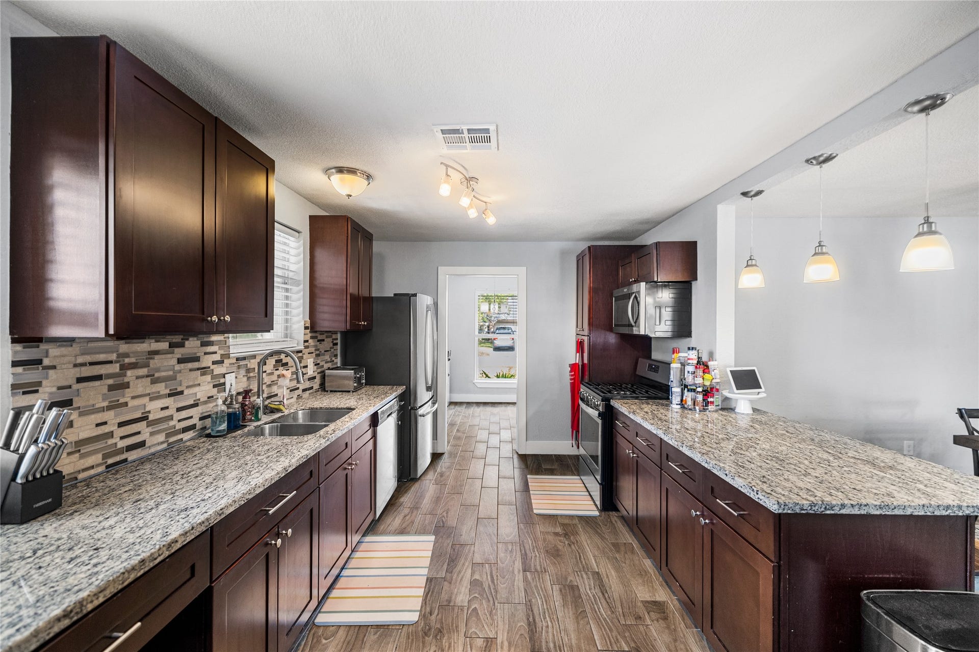 10906 Sagecrest Lane, Houston, TX 77089 10906 Sagecrest Lane, Houston, TX 77089