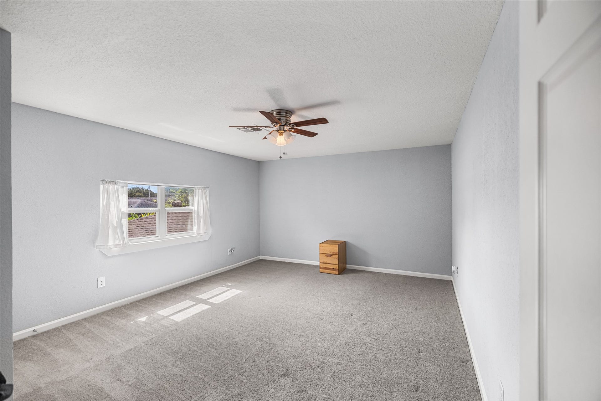 10906 Sagecrest Lane, Houston, TX 77089 Upstairs room