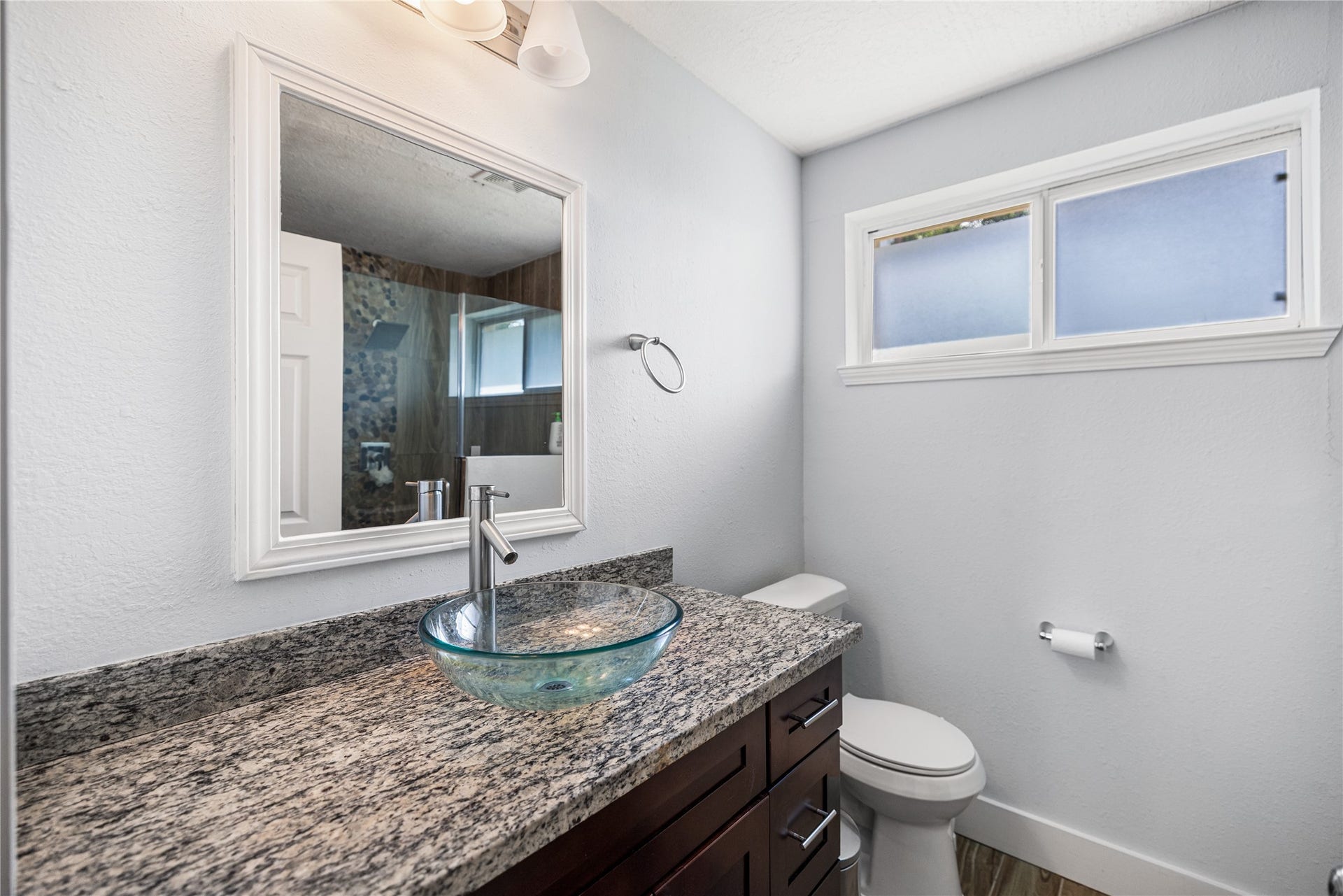 10906 Sagecrest Lane, Houston, TX 77089 Primary Bath
