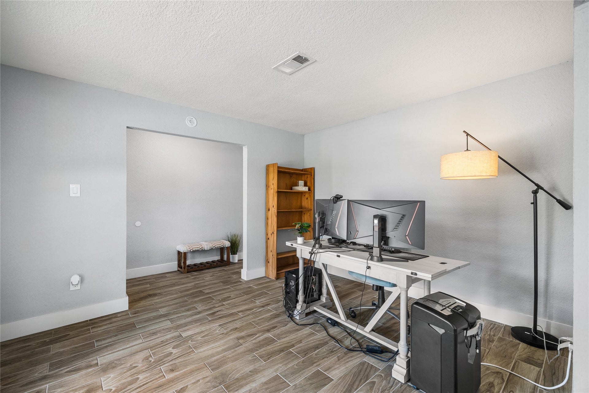 10906 Sagecrest Lane, Houston, TX 77089 Living Room/Den