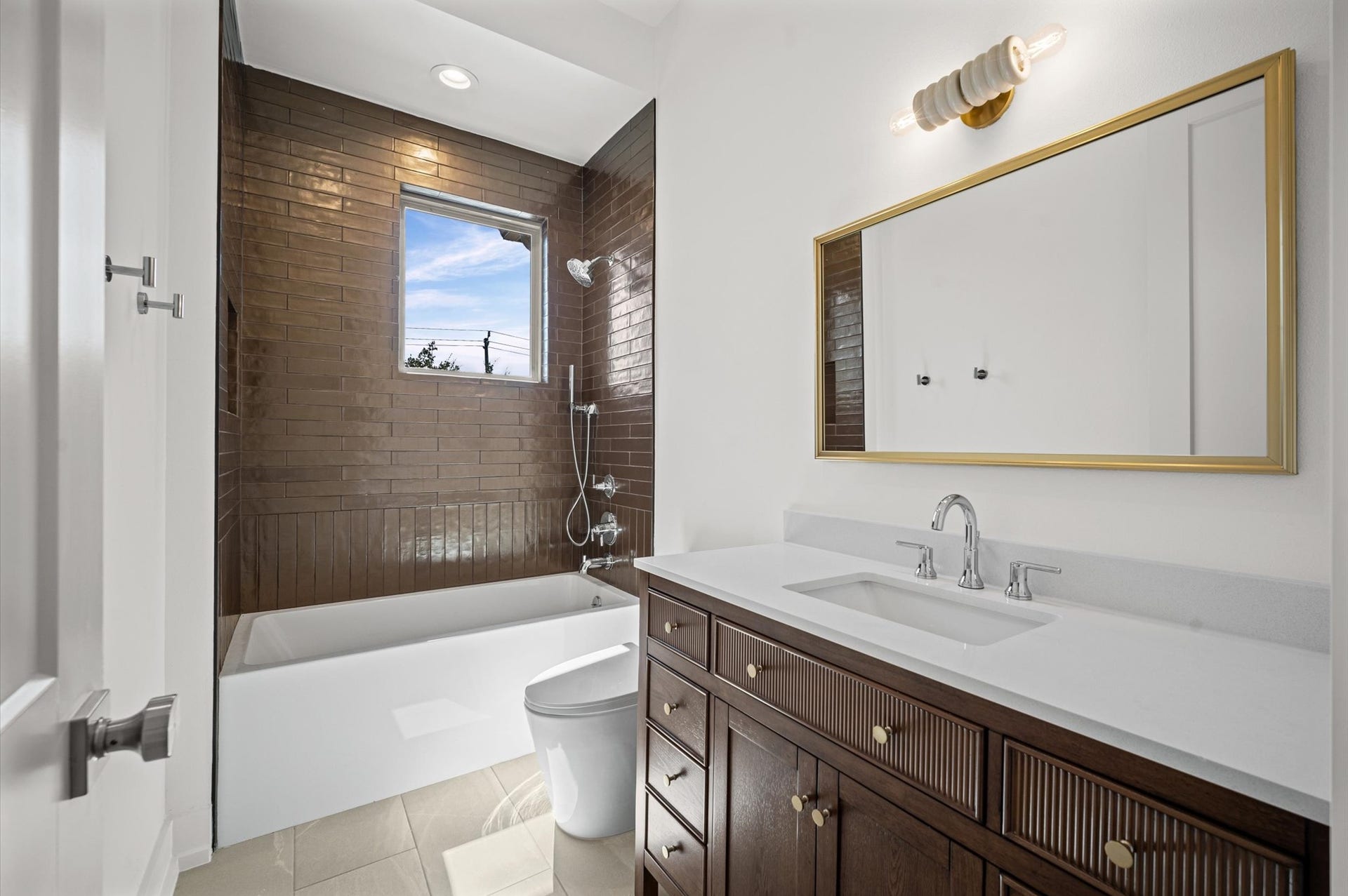 623 E 13th Street, Houston, TX 77008 623 E 13th Street, Houston, TX 77008