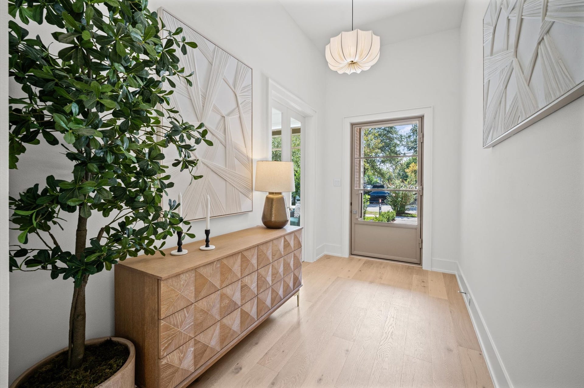 623 E 13th Street, Houston, TX 77008 623 E 13th Street, Houston, TX 77008