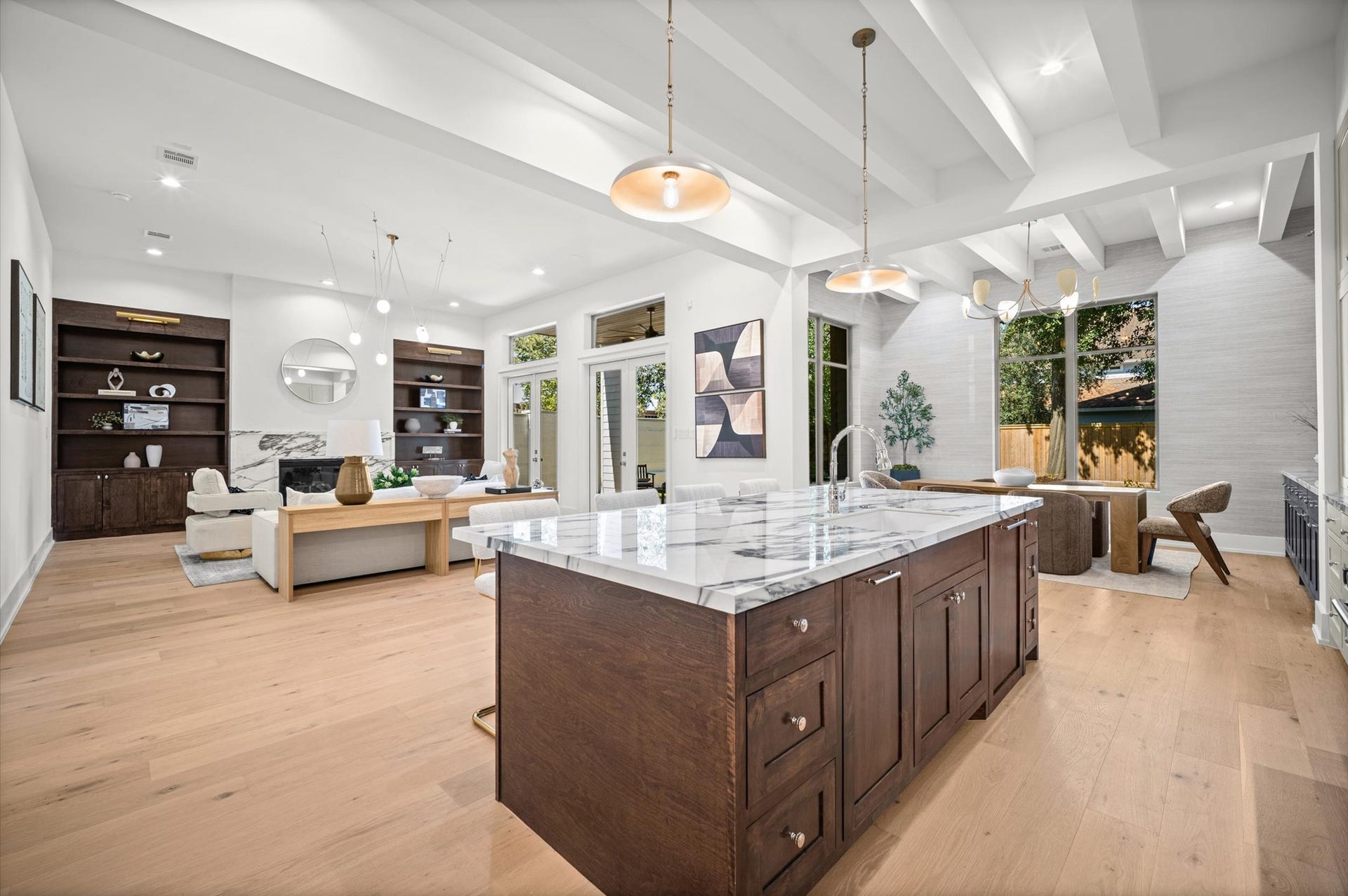 623 E 13th Street, Houston, TX 77008 623 E 13th Street, Houston, TX 77008