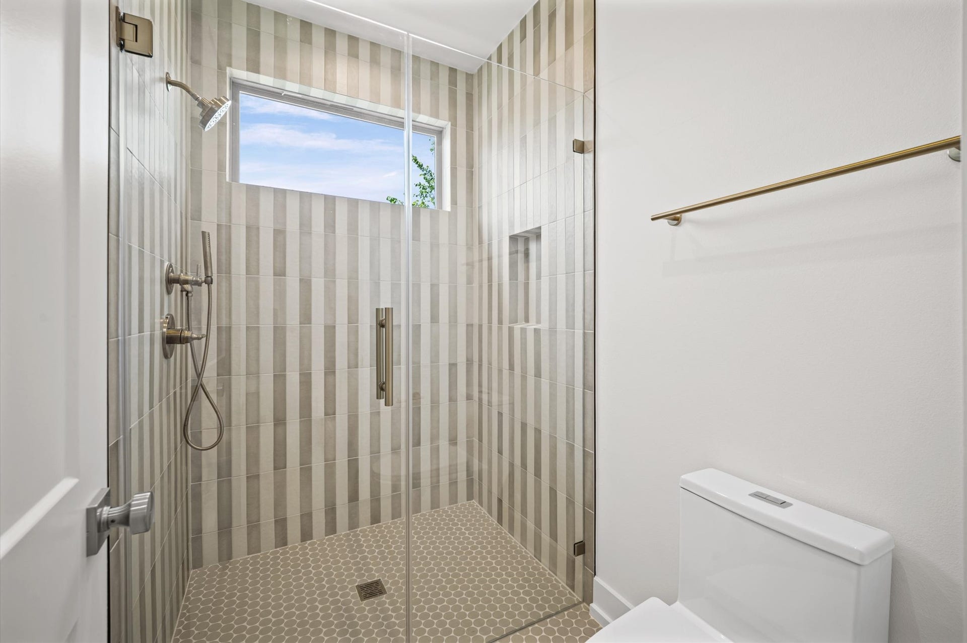 623 E 13th Street, Houston, TX 77008 623 E 13th Street, Houston, TX 77008
