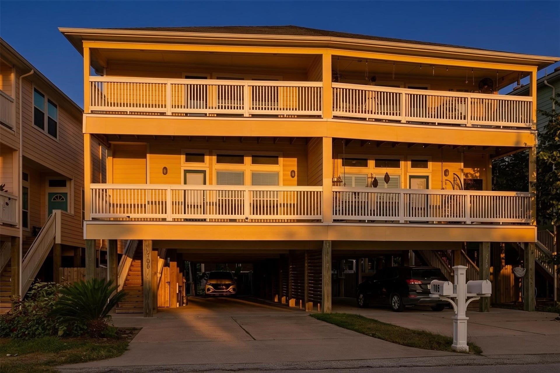 705 N Bayshore Drive, La Porte, TX 77571 705 N Bayshore Drive, La Porte, TX 77571