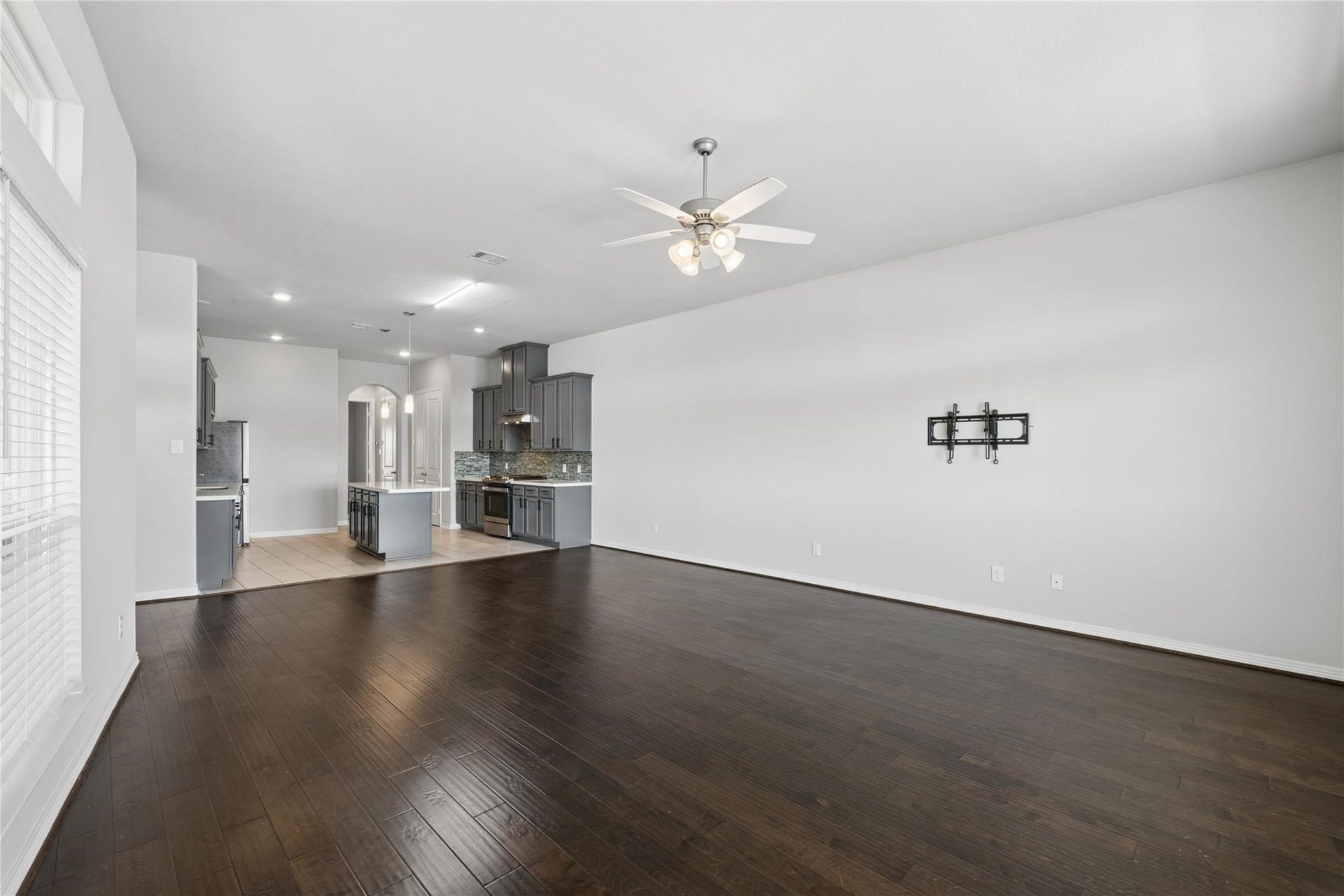 705 N Bayshore Drive, La Porte, TX 77571 Living Room view to the Kithen
