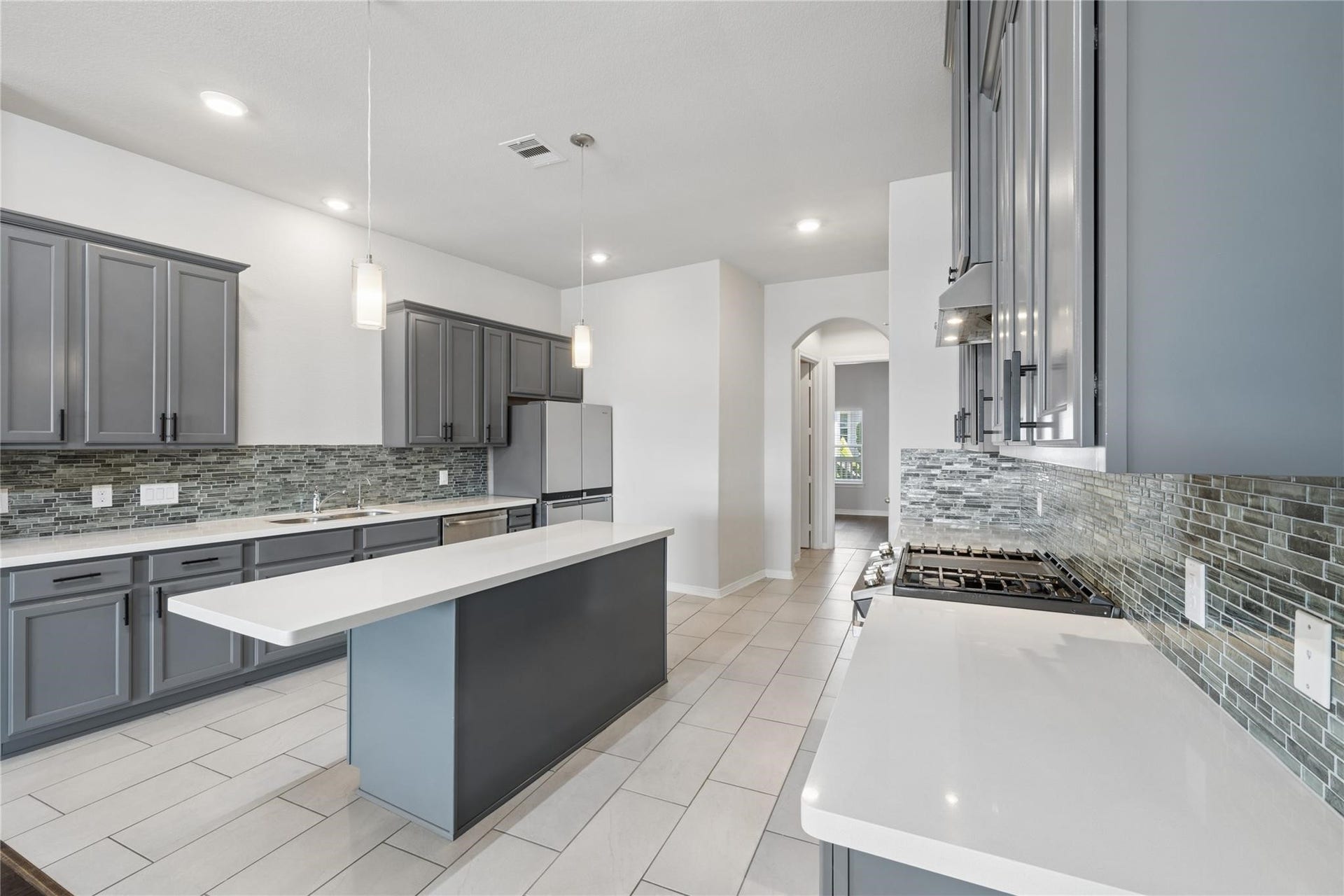 705 N Bayshore Drive, La Porte, TX 77571 705 N Bayshore Drive, La Porte, TX 77571