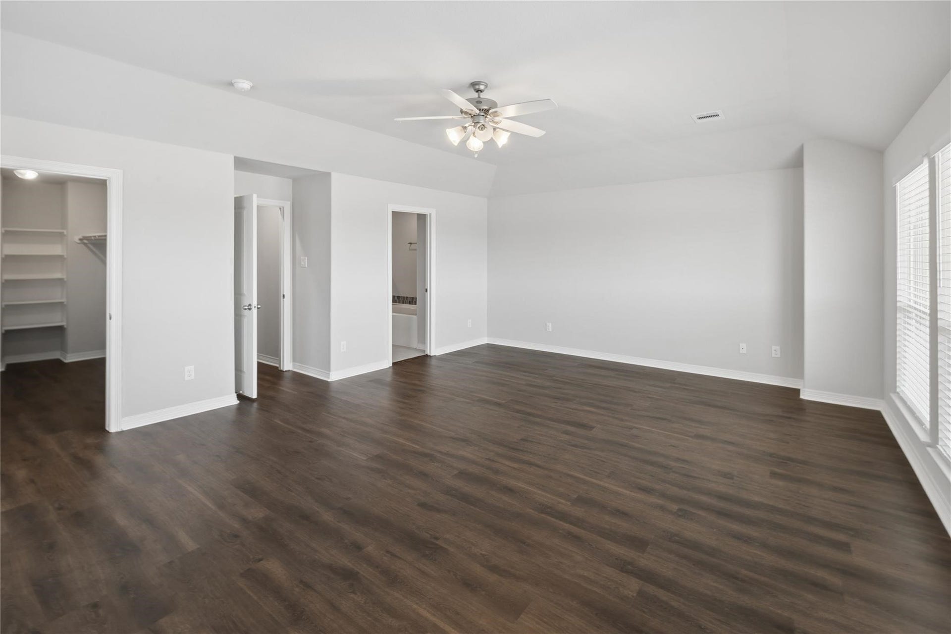 705 N Bayshore Drive, La Porte, TX 77571 Primary Bedroom