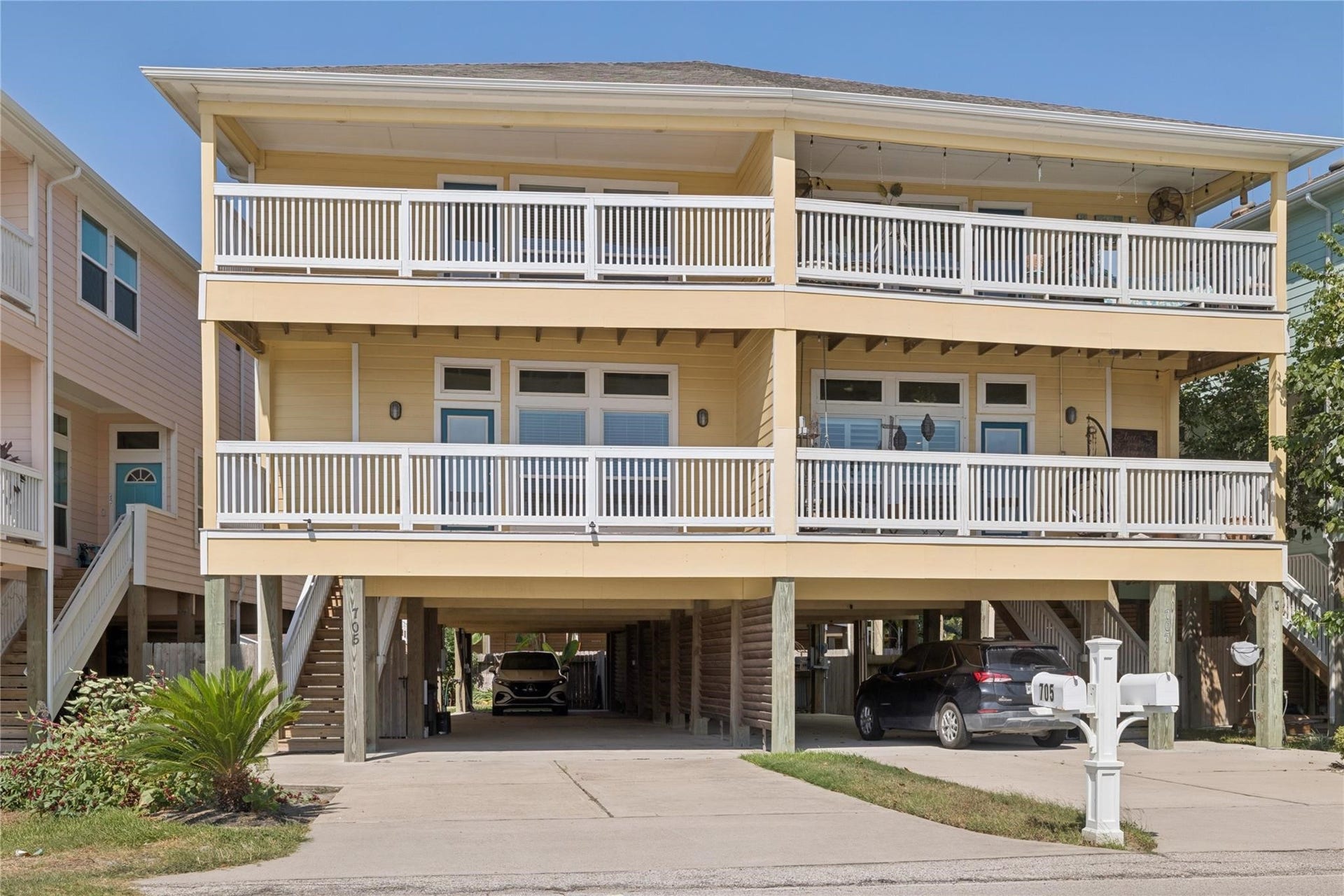 705 N Bayshore Drive, La Porte, TX 77571 705 N Bayshore Drive, La Porte, TX 77571