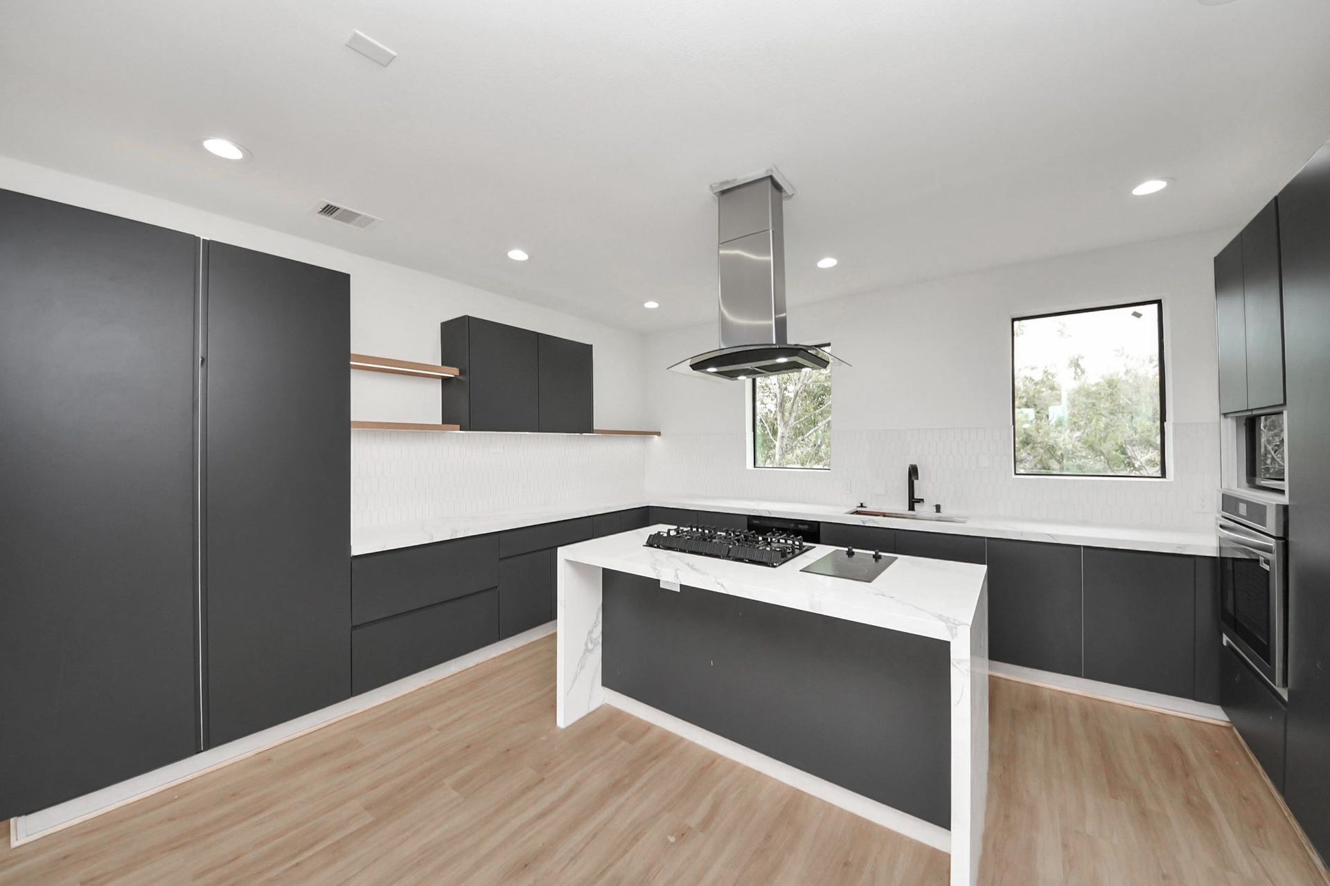 9022 Ferdinand Street, Houston, TX 77051