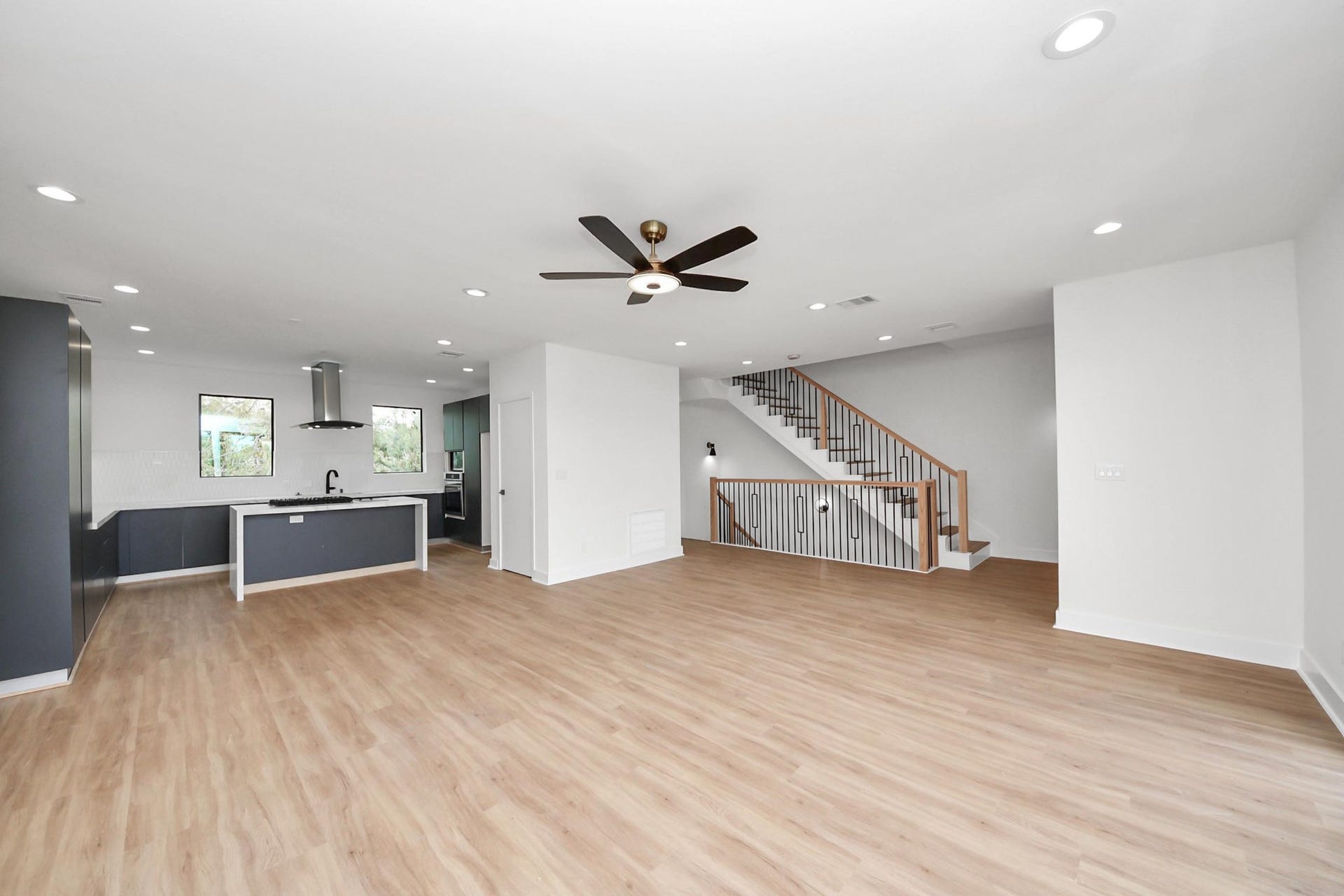 9022 Ferdinand Street, Houston, TX 77051