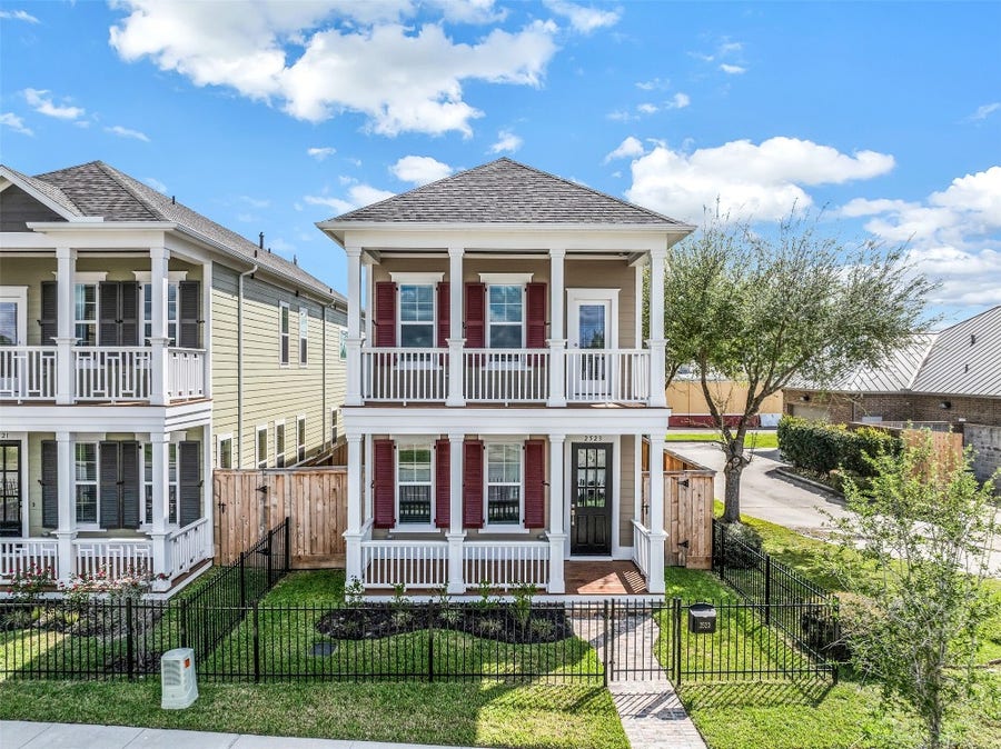 Property photo for 2523 S Houston Avenue, Pearland, TX
