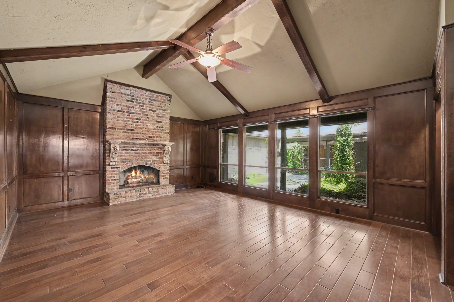 2710 N Logrun Circle, The Woodlands, TX 77380 The very large vaulted ceiling Living Room is at the front of the house.