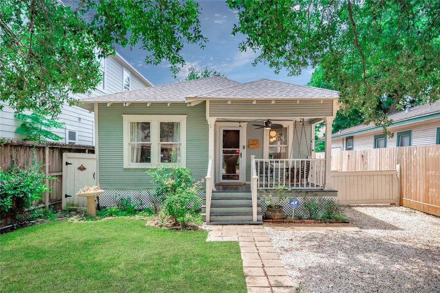 Property photo for 108 E 27th Street, Houston, TX