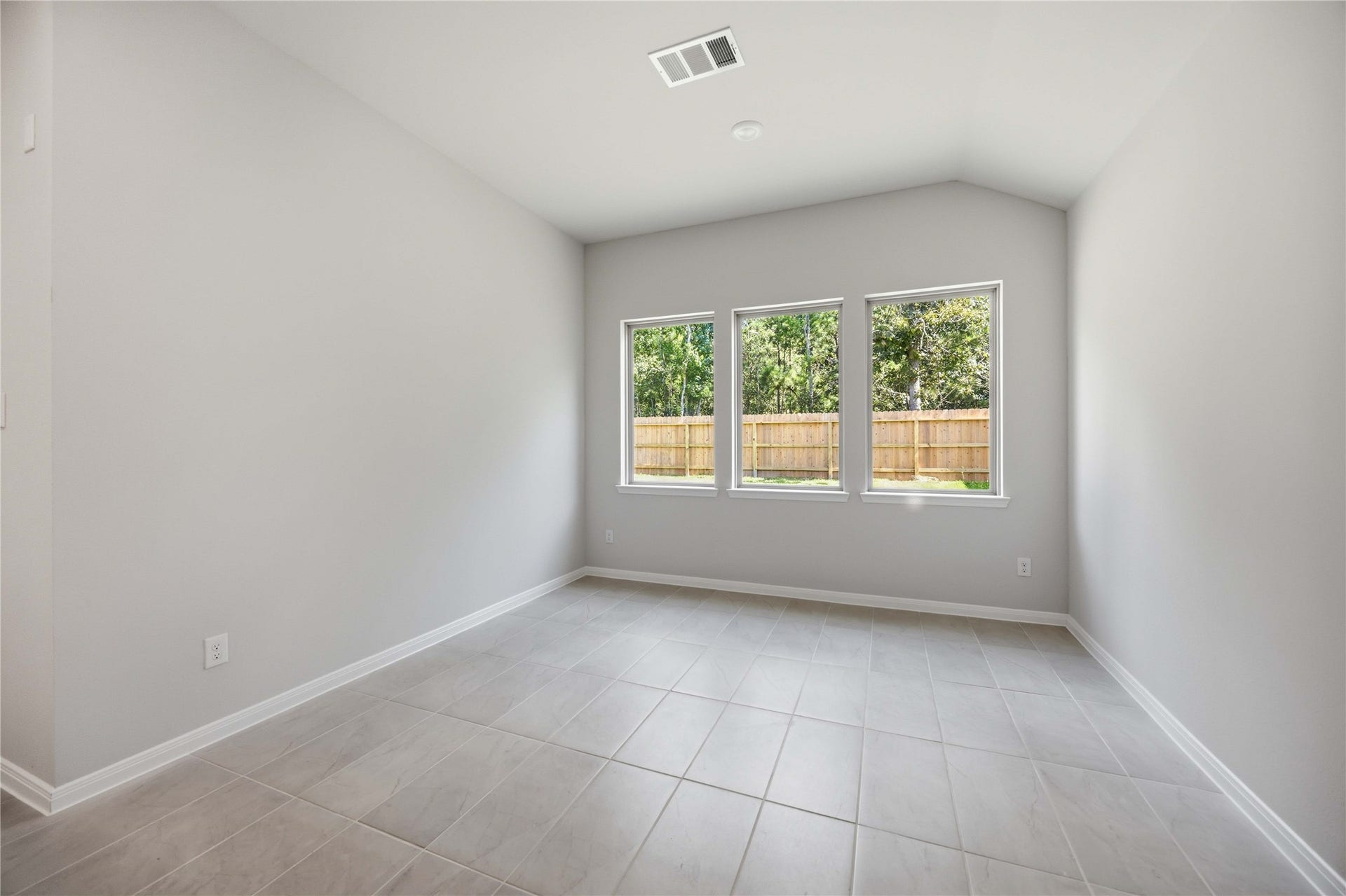 2826 River Juniper Lane, Crosby, TX 77532