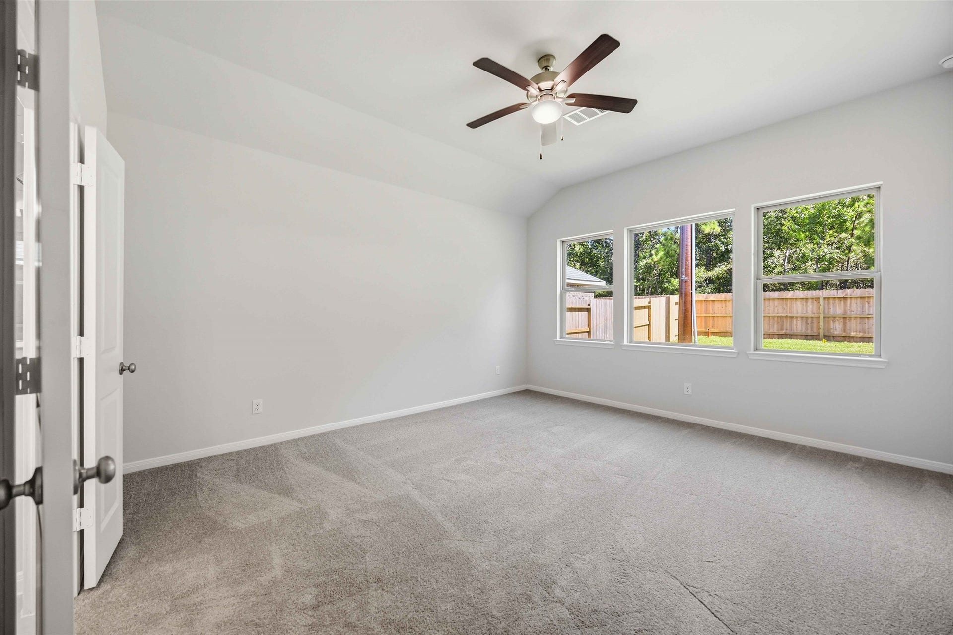 2826 River Juniper Lane, Crosby, TX 77532