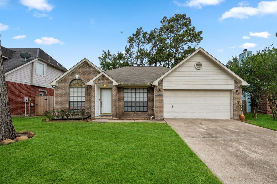 Property photo for 2818 Blue Jay Circle, Humble, TX